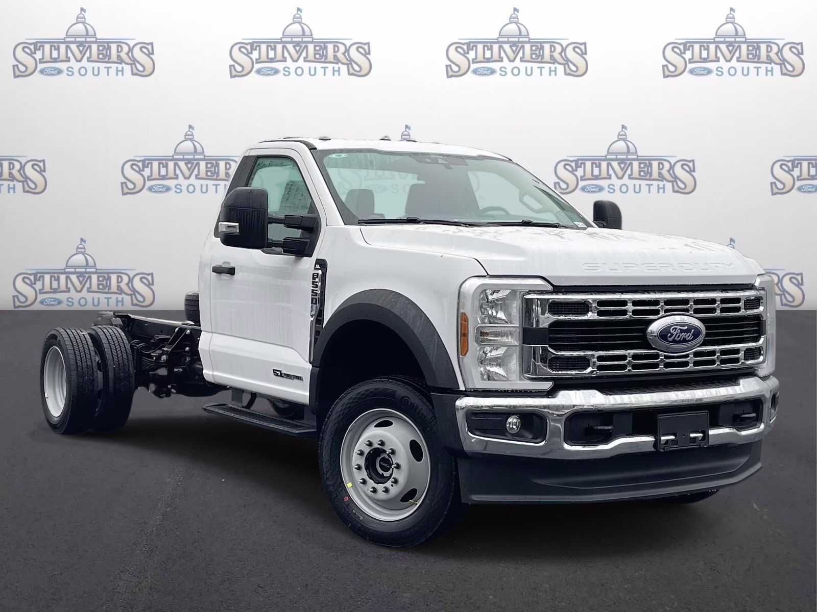 2026 Oxford White Ford Super Duty F-550 DRW XL 4X4 Chassis