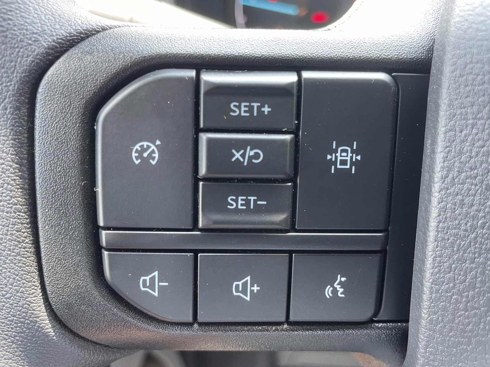 2025 Oxford White Ford F-600SD XL 4X4 Chassis