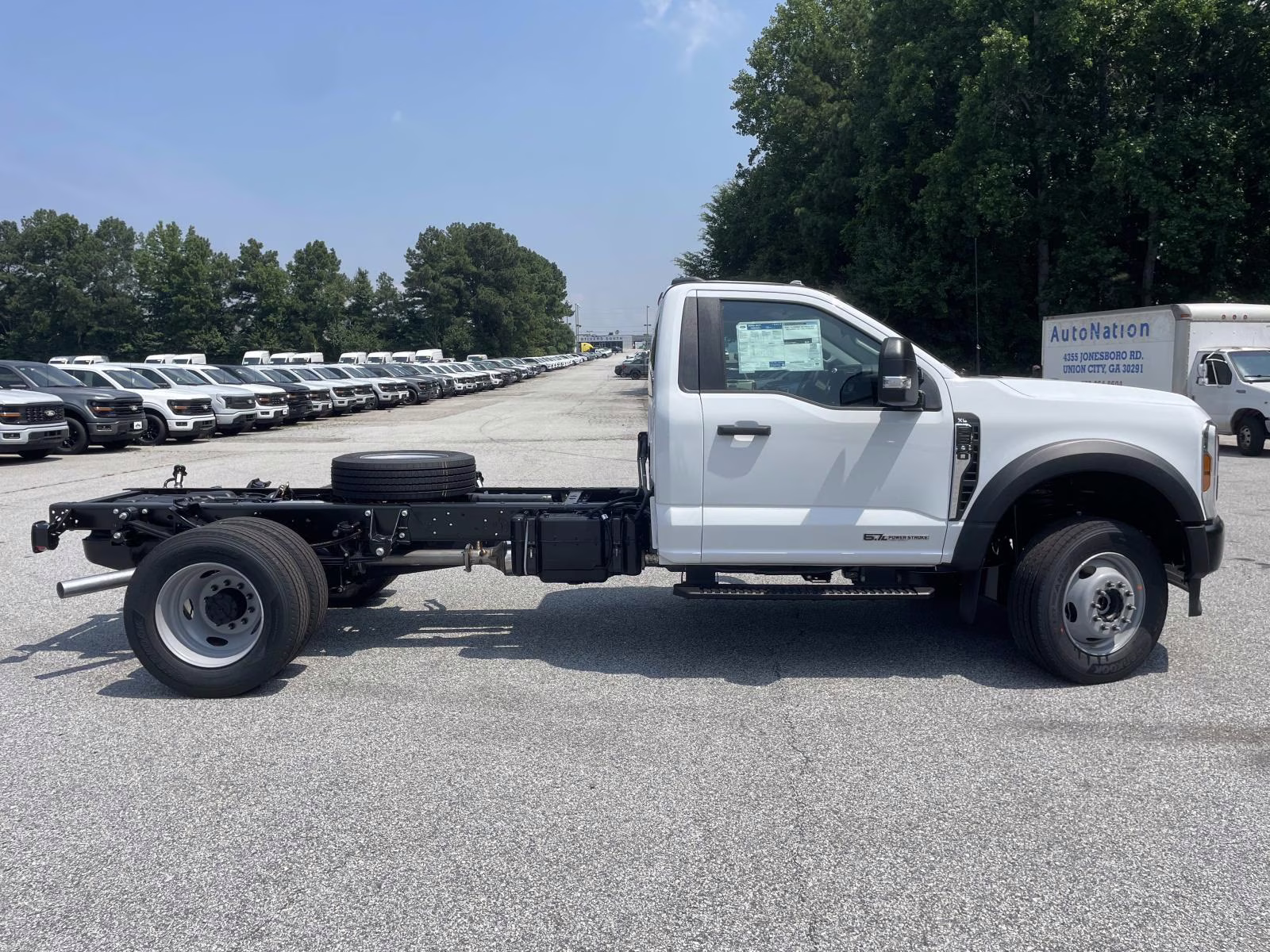 2025 Oxford White Ford F-600SD XL 4X4 Chassis