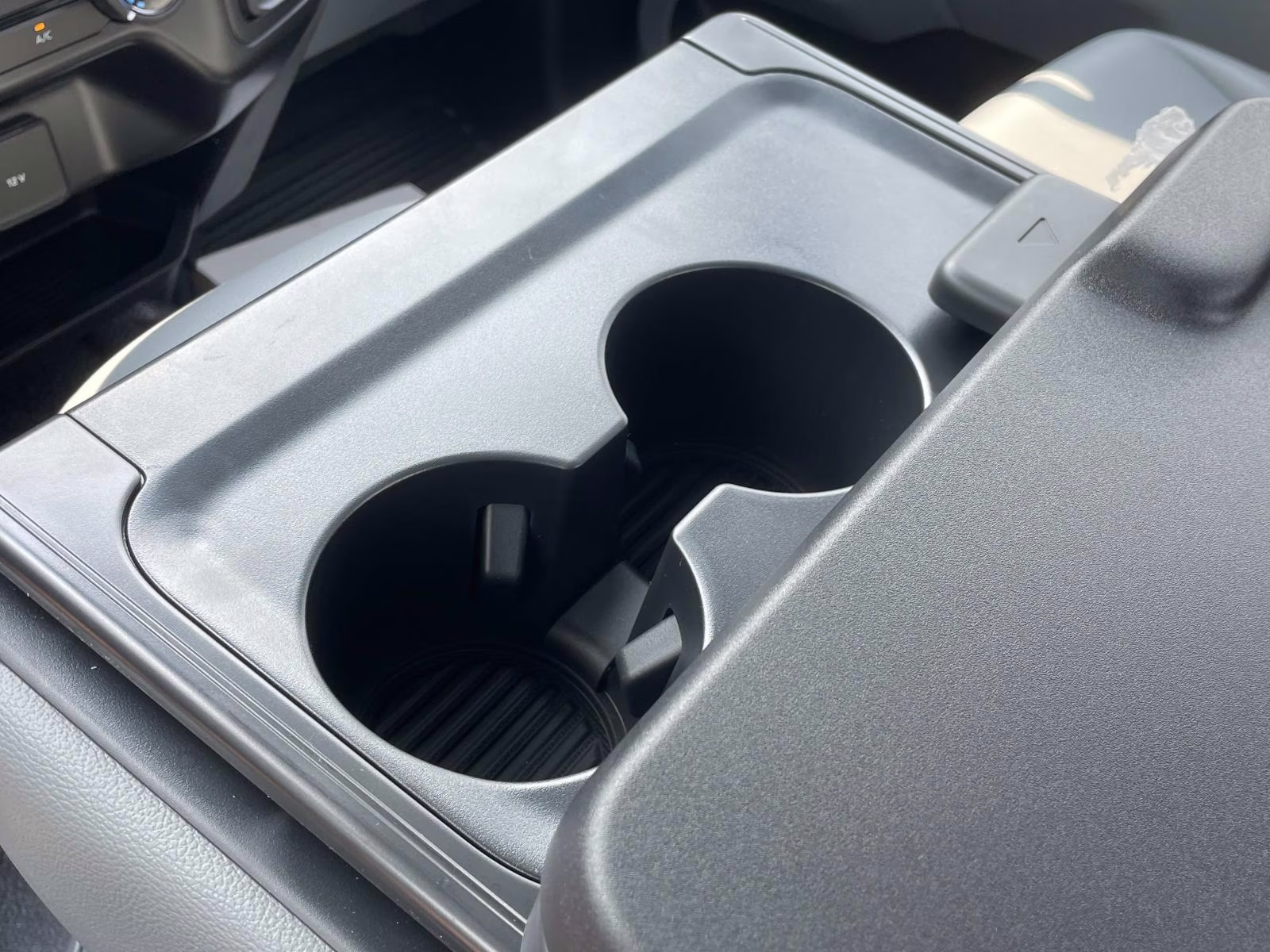 2025 Oxford White Ford F-600SD XL 4X4 Chassis