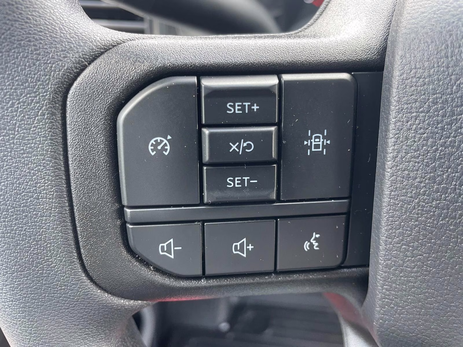 2025 Oxford White Ford F-600SD XL 4X4 Chassis