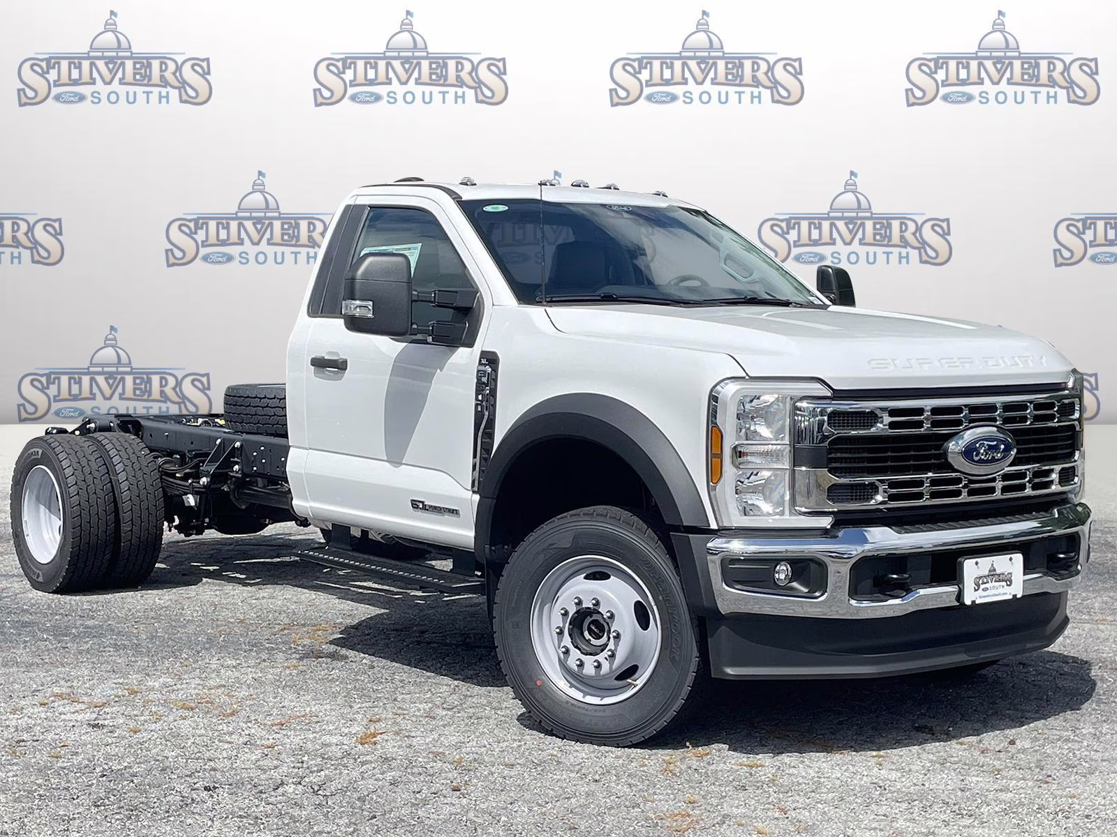 2025 Oxford White Ford F-600SD XL 4X4 Chassis
