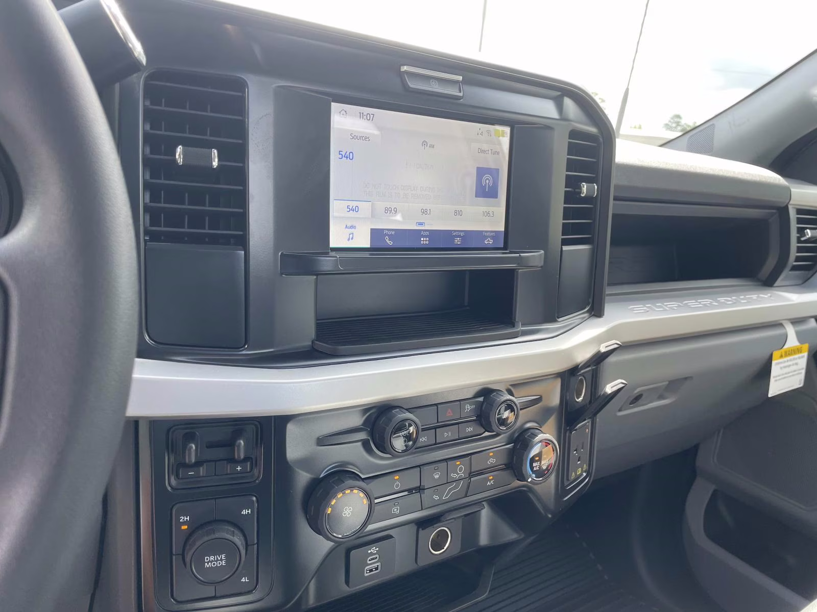 2025 Oxford White Ford F-600SD XL 4X4 Chassis