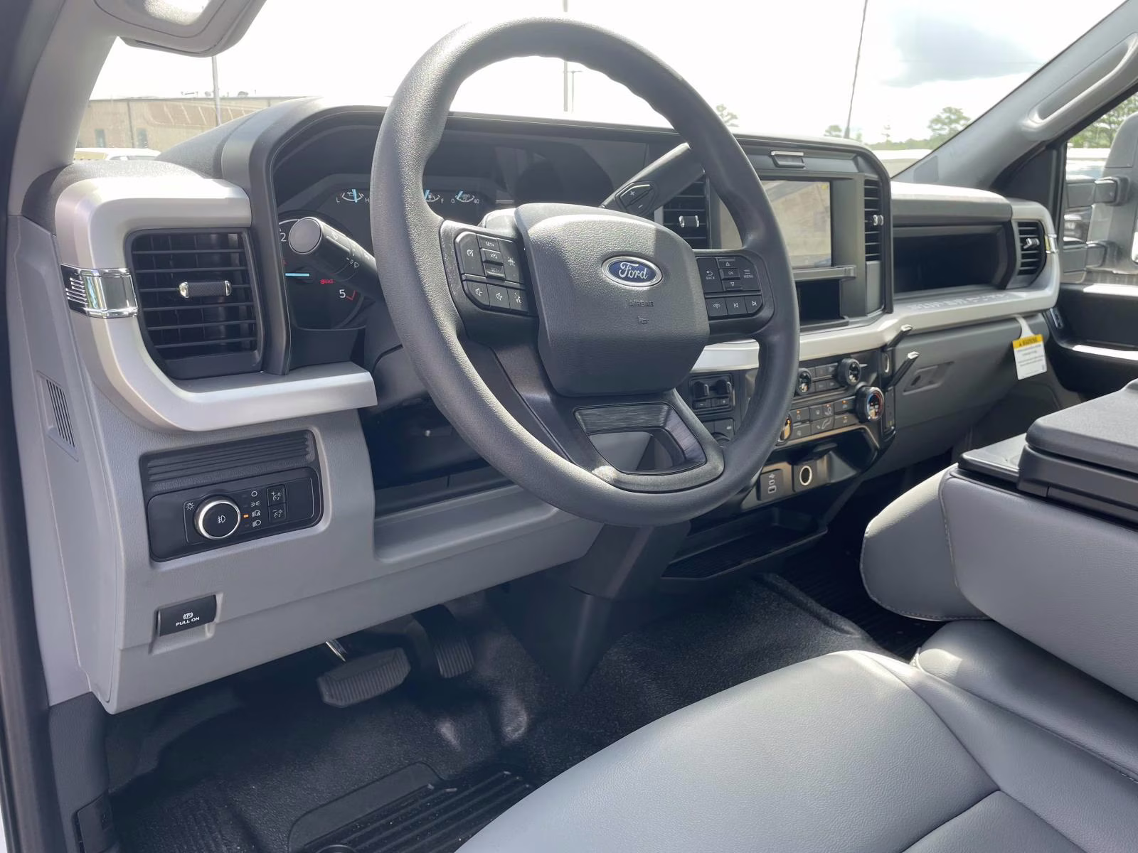 2025 Oxford White Ford F-600SD XL 4X4 Chassis