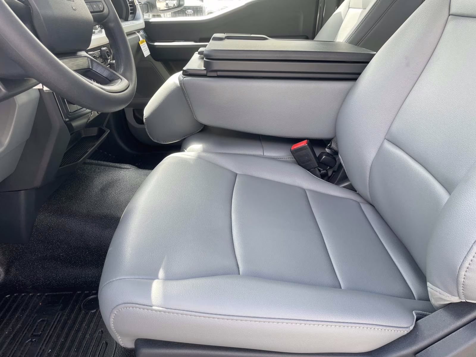 2025 Oxford White Ford F-600SD XL 4X4 Chassis