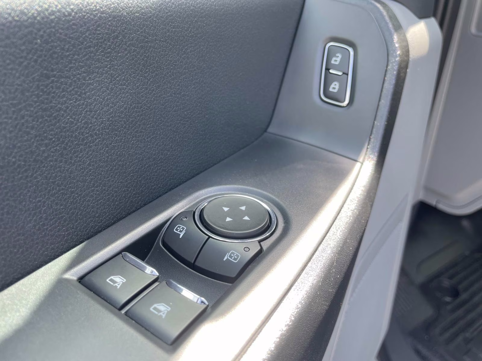 2025 Oxford White Ford F-600SD XL 4X4 Chassis