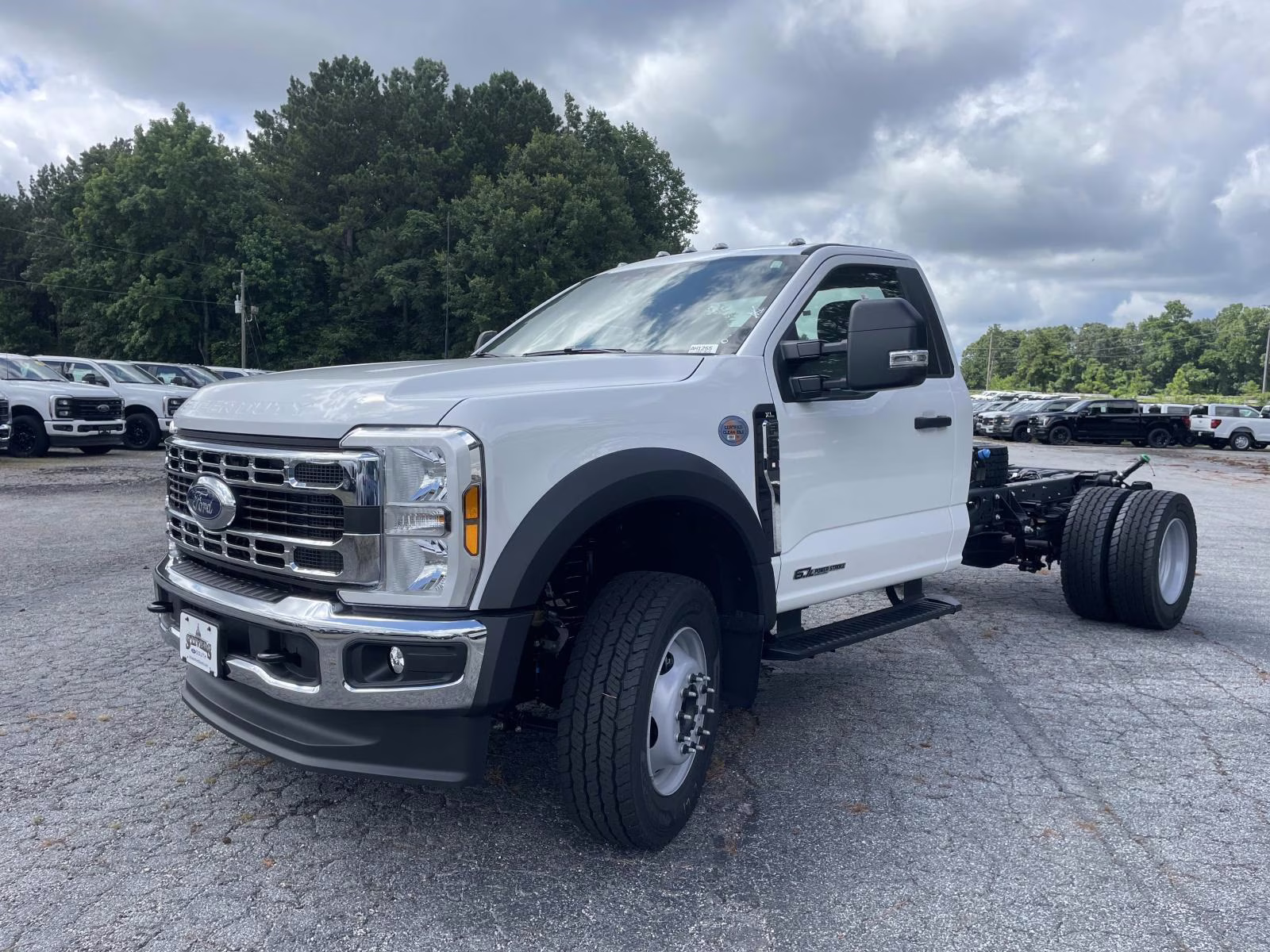 2025 Oxford White Ford F-600SD XL 4X4 Chassis