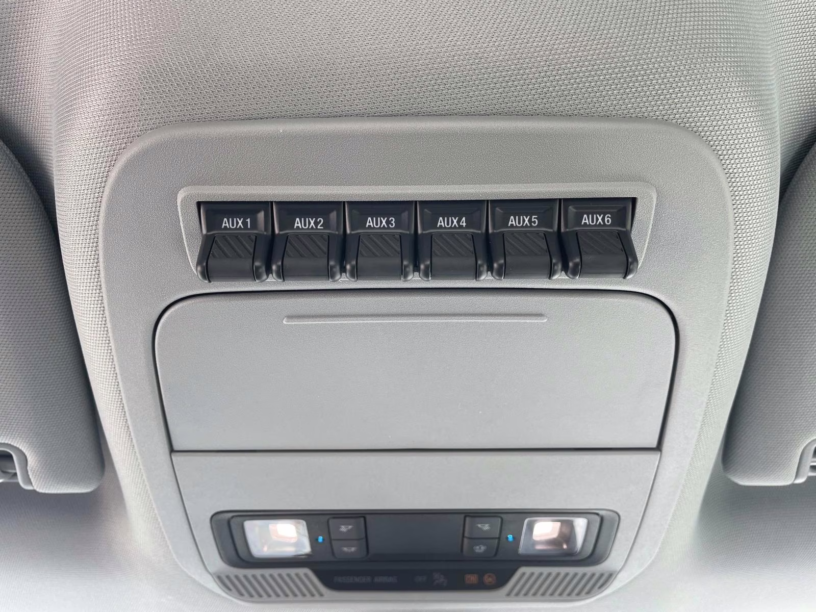 2025 Oxford White Ford F-600SD XL 4X4 Chassis