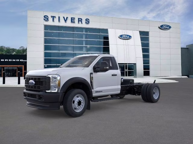 2025 Oxford White Ford F-600SD XL 4X4 Chassis