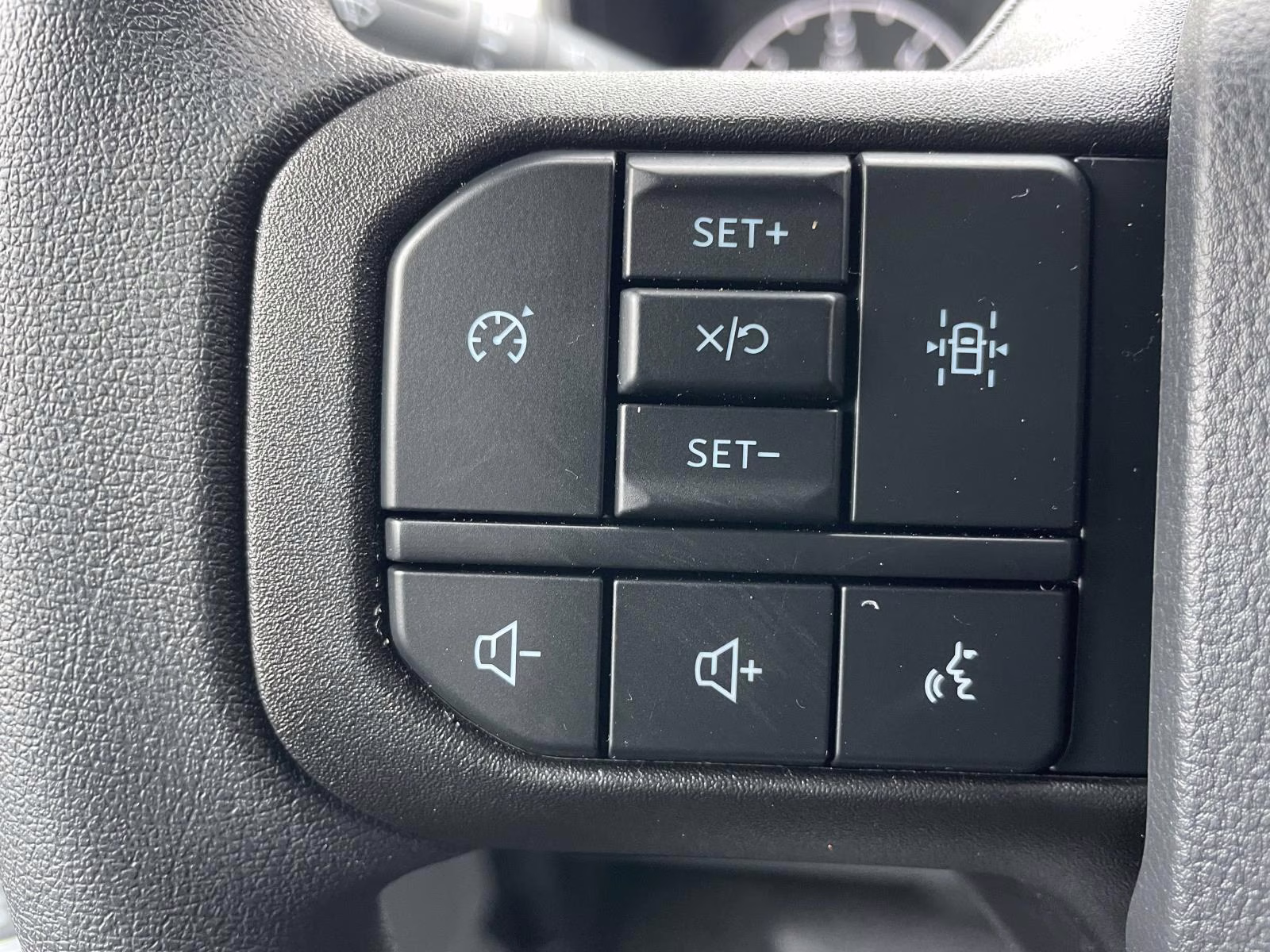 2026 Oxford White Ford Super Duty F-350 SRW XL RWD Chassis