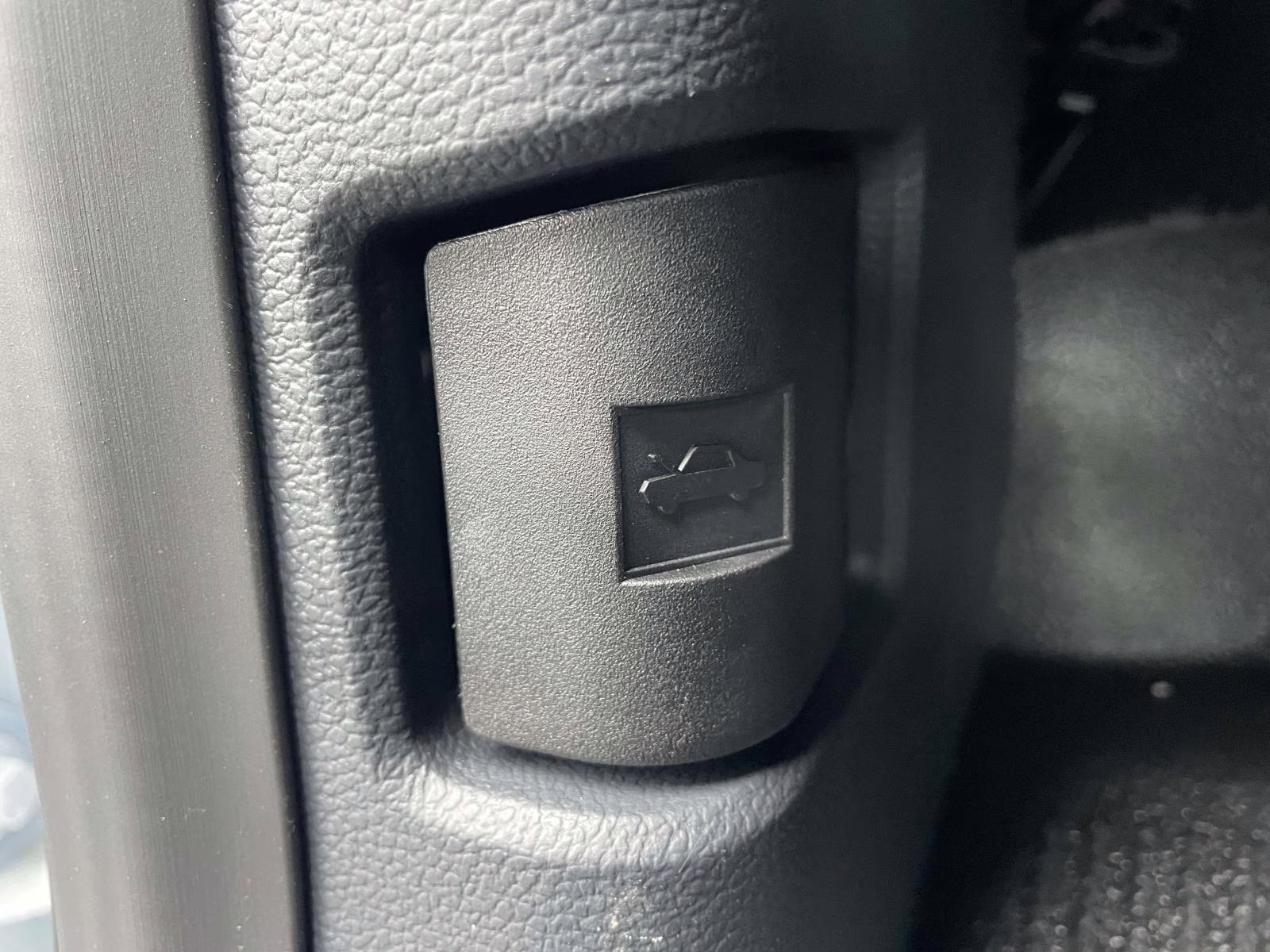 2026 Oxford White Ford Super Duty F-350 SRW XL RWD Chassis