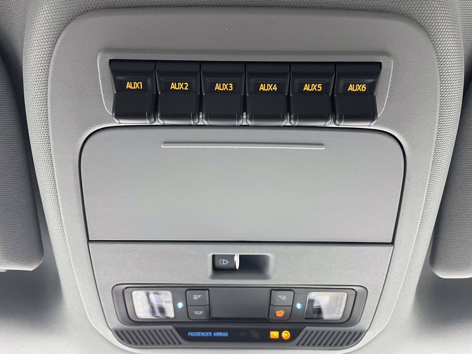 2026 Oxford White Ford Super Duty F-350 SRW XL RWD Chassis