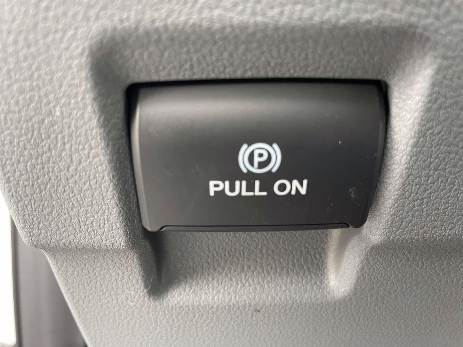 2026 Oxford White Ford Super Duty F-350 SRW XL RWD Chassis