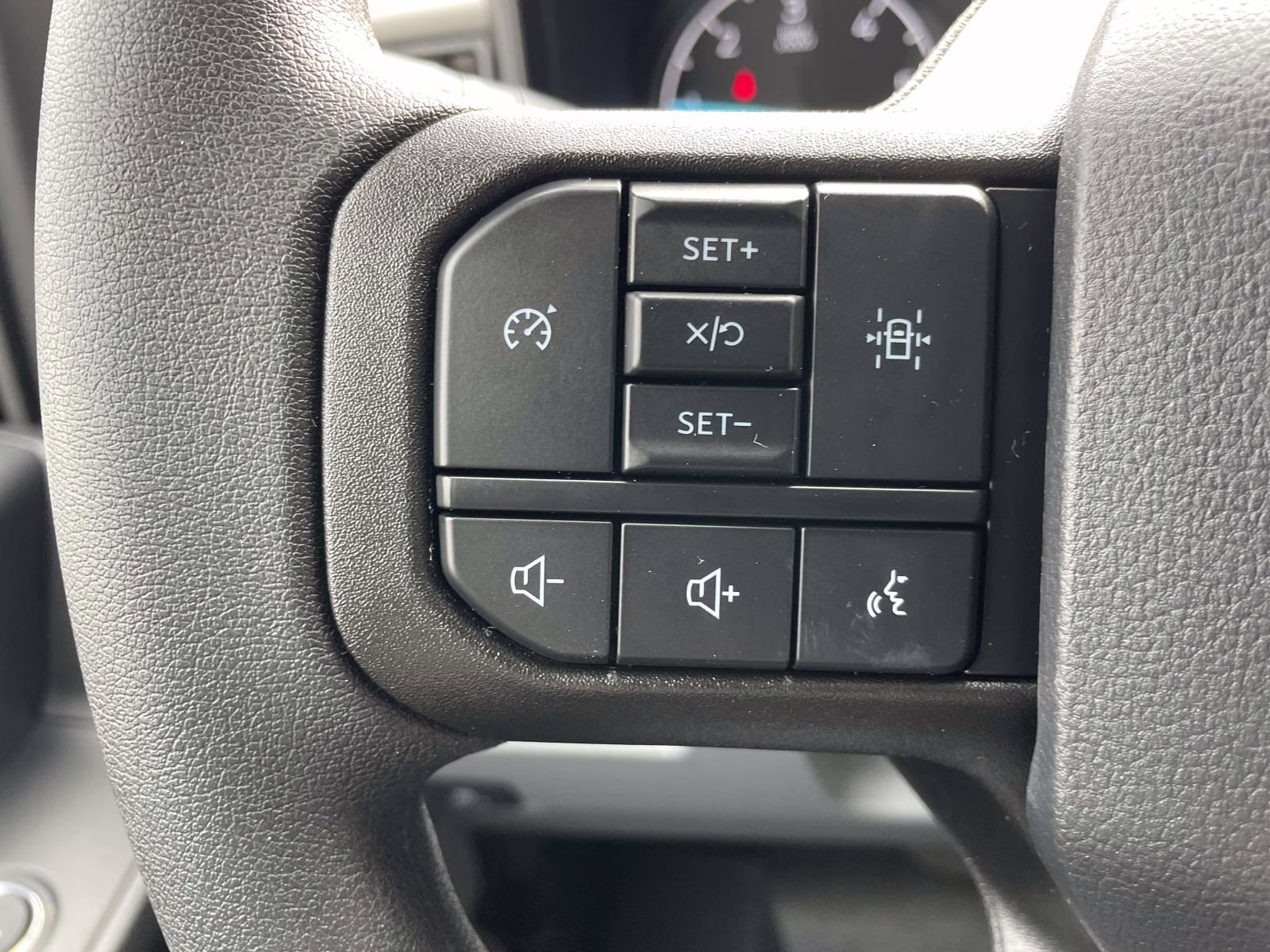 2026 Oxford White Ford Super Duty F-350 SRW XL 4X4 Chassis