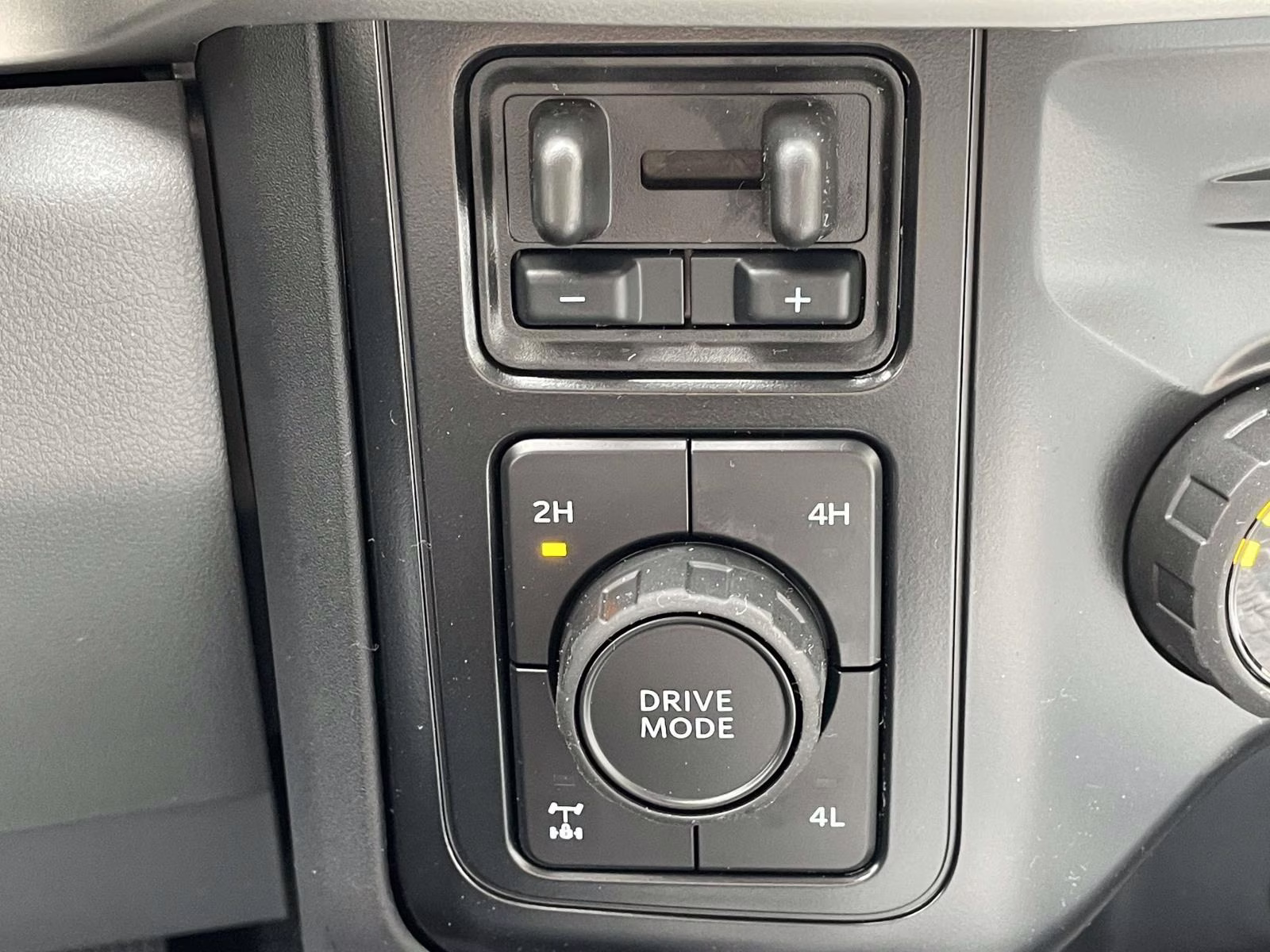 2026 Oxford White Ford Super Duty F-350 SRW XL 4X4 Chassis