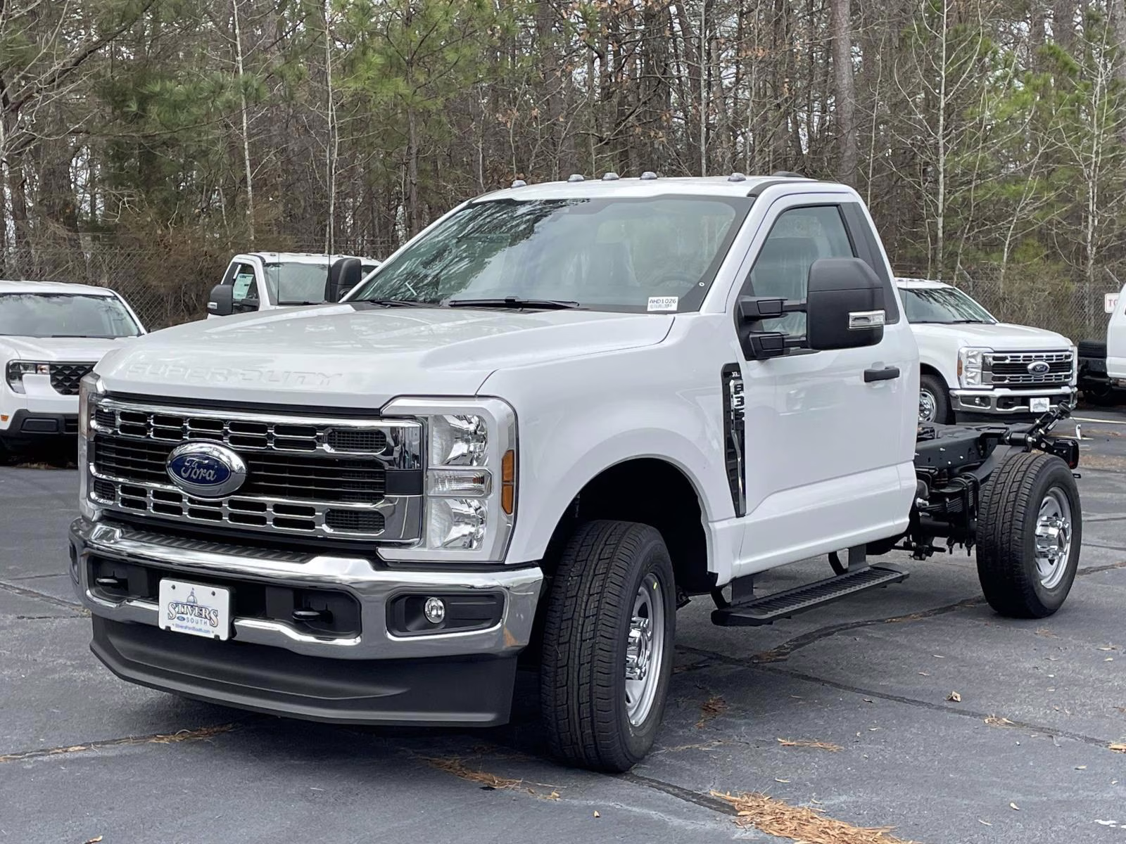 2026 Oxford White Ford Super Duty F-350 SRW XL 4X4 Chassis