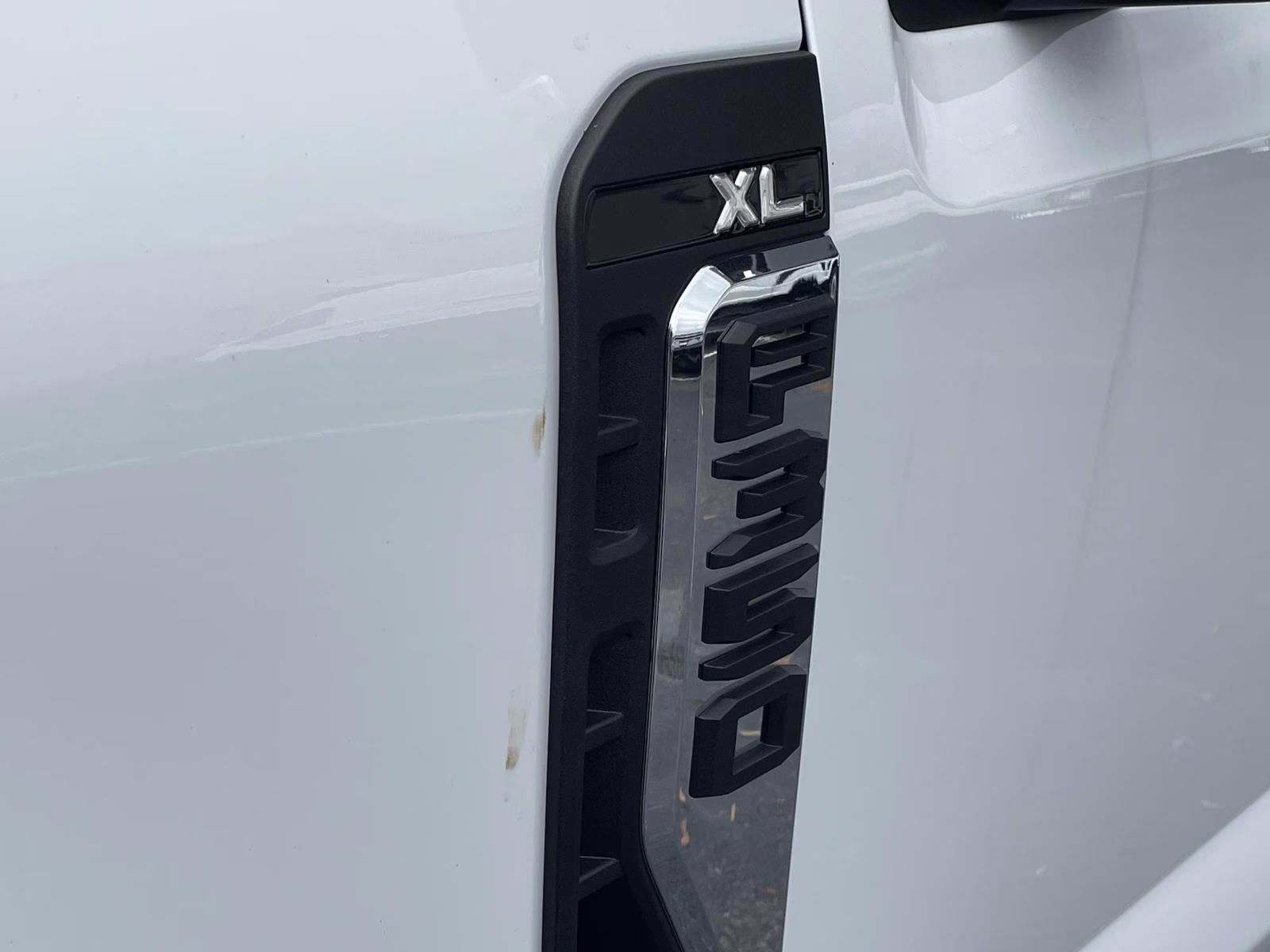 2026 Oxford White Ford Super Duty F-350 SRW XL 4X4 Chassis