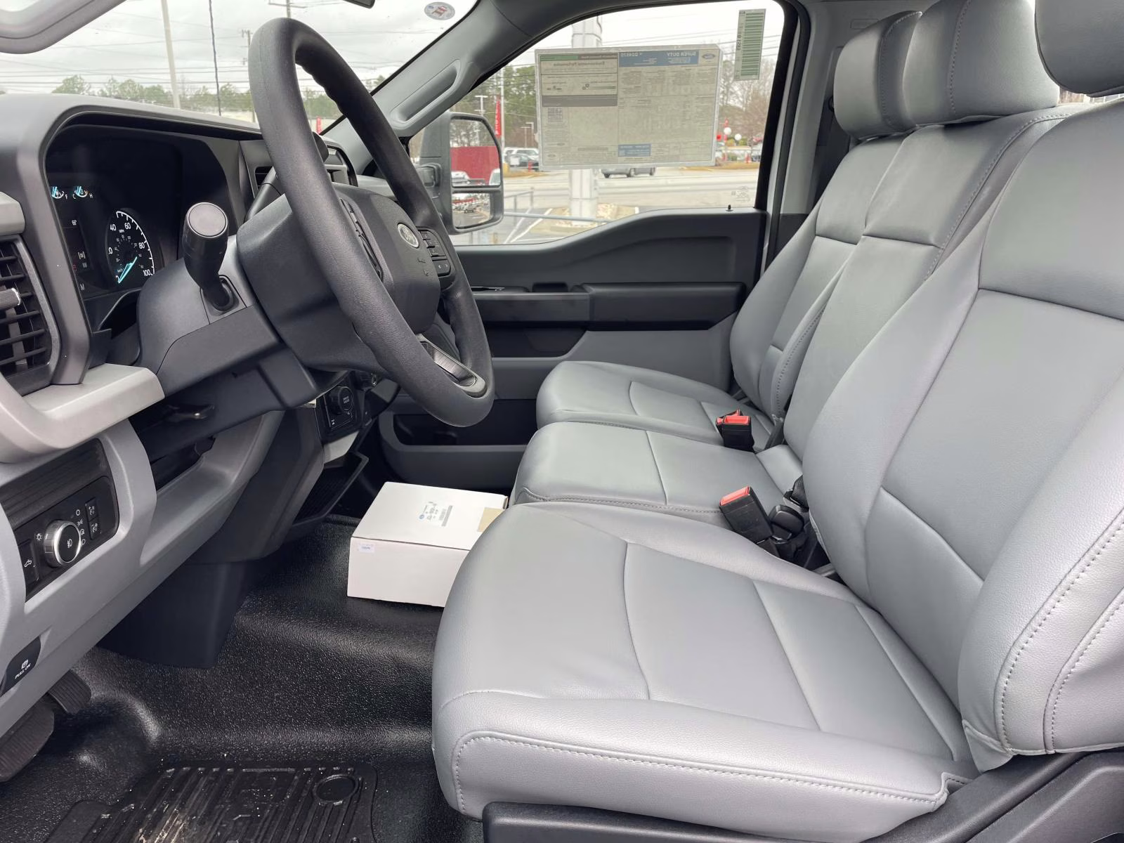 2026 Oxford White Ford Super Duty F-350 SRW XL 4X4 Chassis