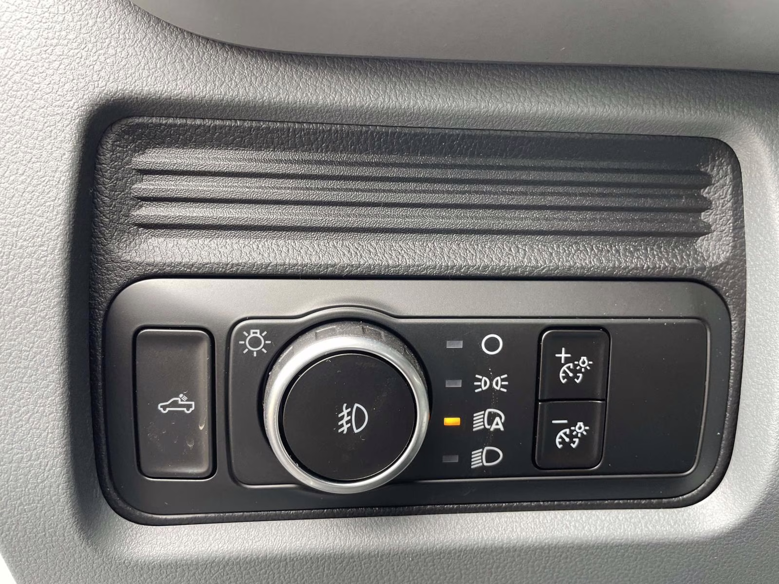 2026 Oxford White Ford Super Duty F-350 SRW XL 4X4 Chassis