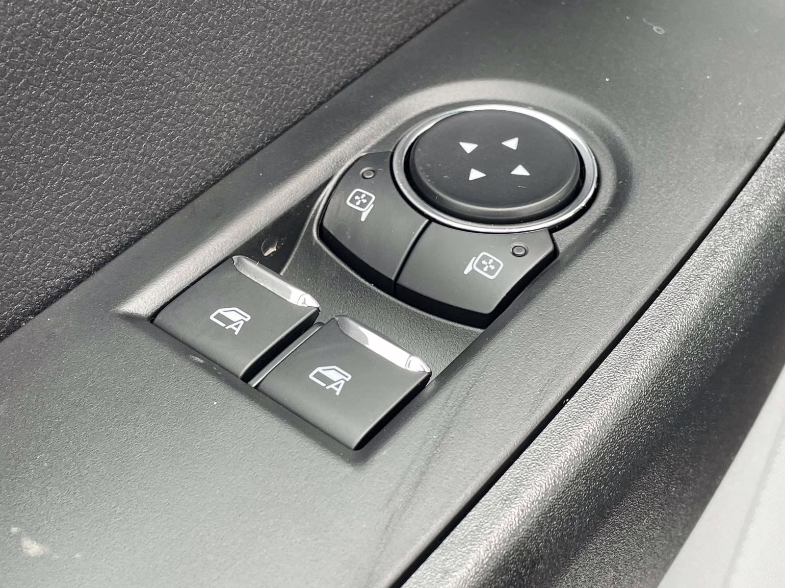 2026 Oxford White Ford Super Duty F-350 DRW XL RWD Chassis