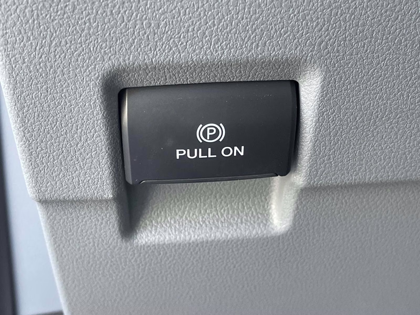 2026 Oxford White Ford Super Duty F-350 DRW XL RWD Chassis