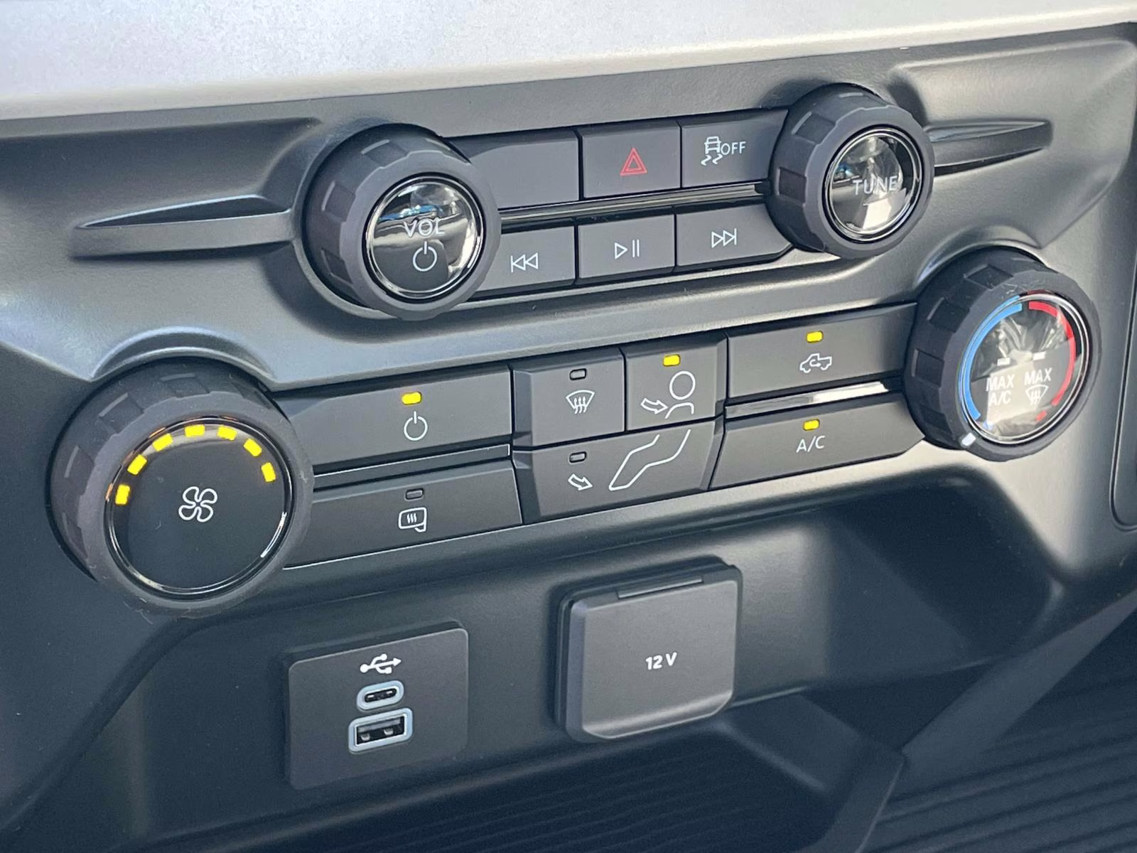 2026 Oxford White Ford Super Duty F-350 DRW XL RWD Chassis