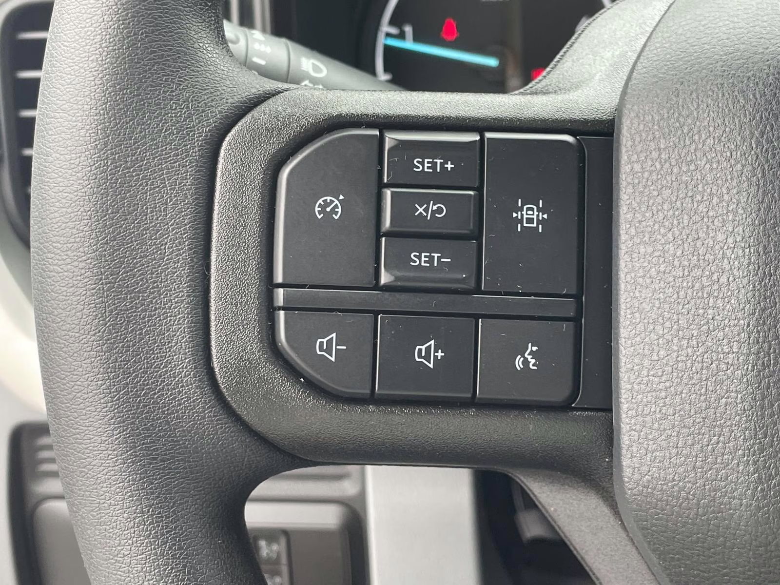 2025 Oxford White Ford Super Duty F-350 DRW XL RWD Chassis