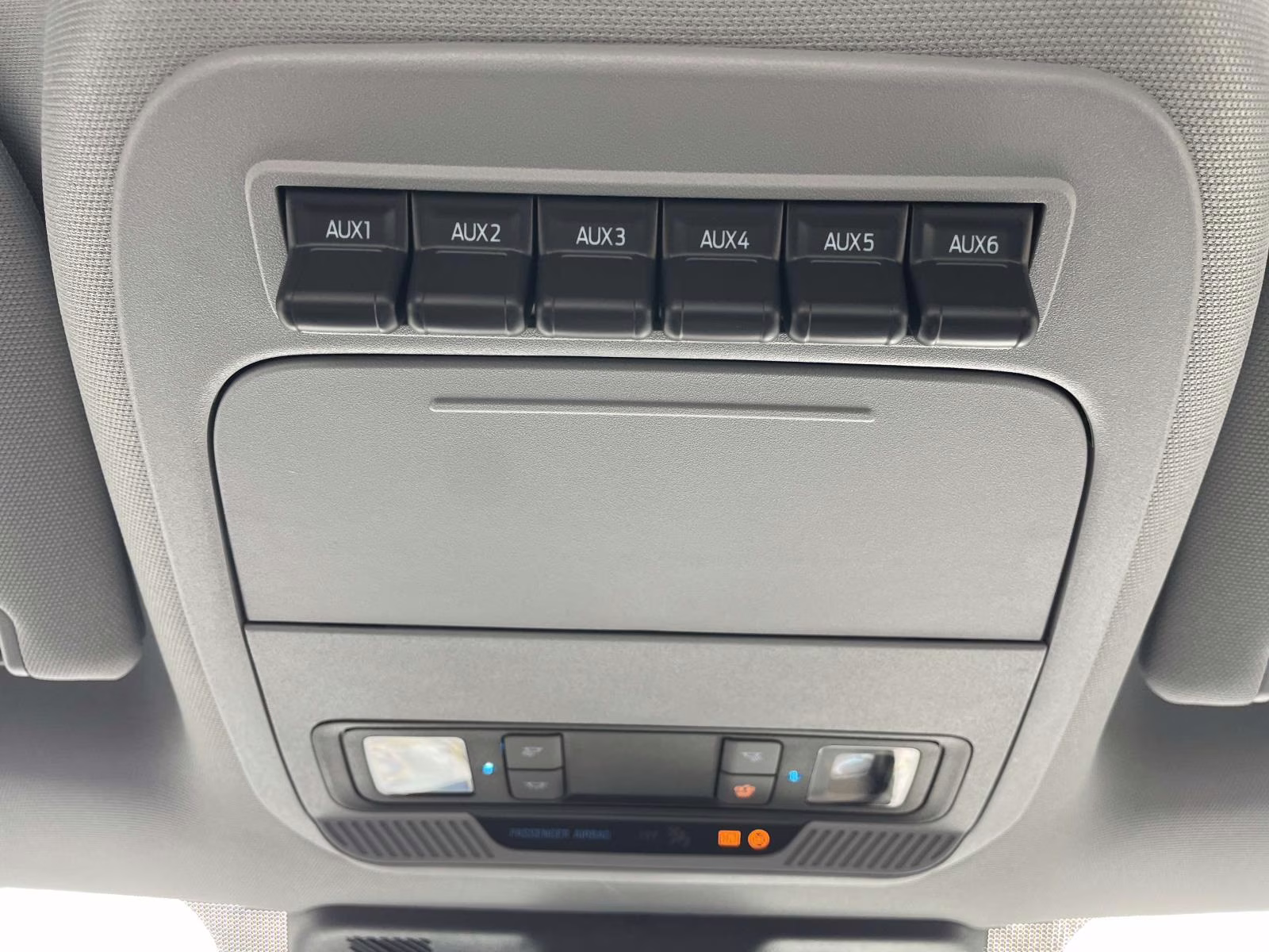 2026 Oxford White Ford Super Duty F-350 DRW XL RWD Chassis