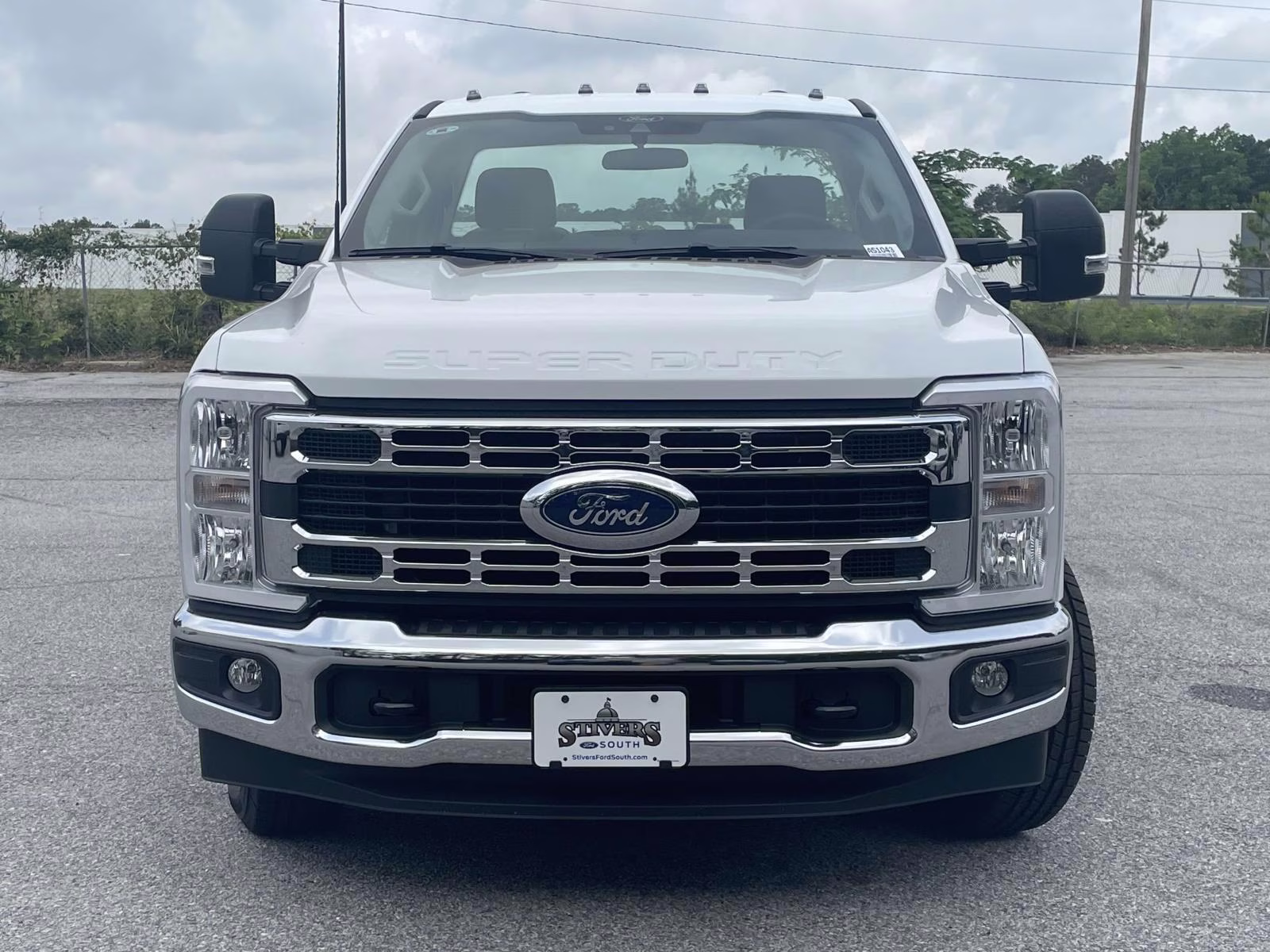 2025 Oxford White Ford Super Duty F-350 DRW XL RWD Chassis