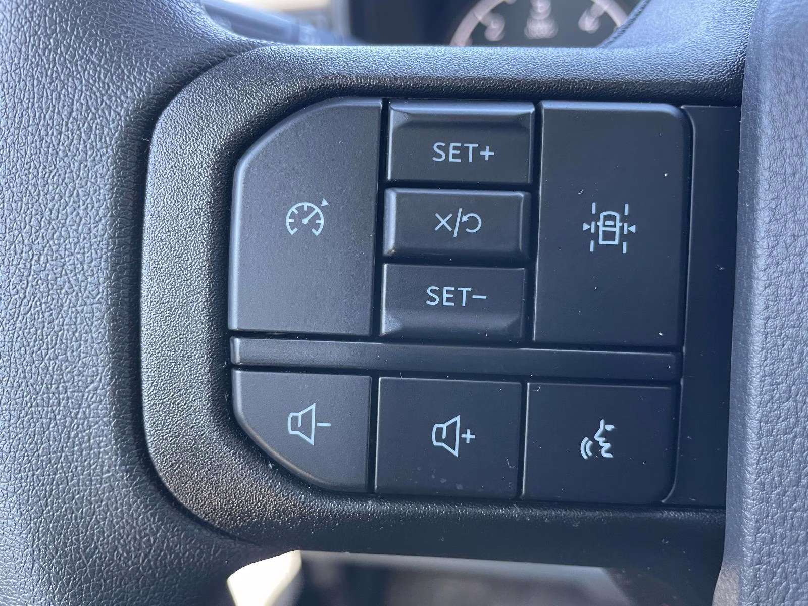 2026 Oxford White Ford Super Duty F-350 DRW XL 4X4 Chassis