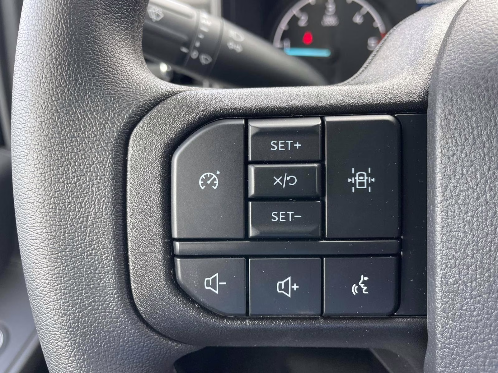 2026 Oxford White Ford Super Duty F-350 DRW XL 4X4 Chassis