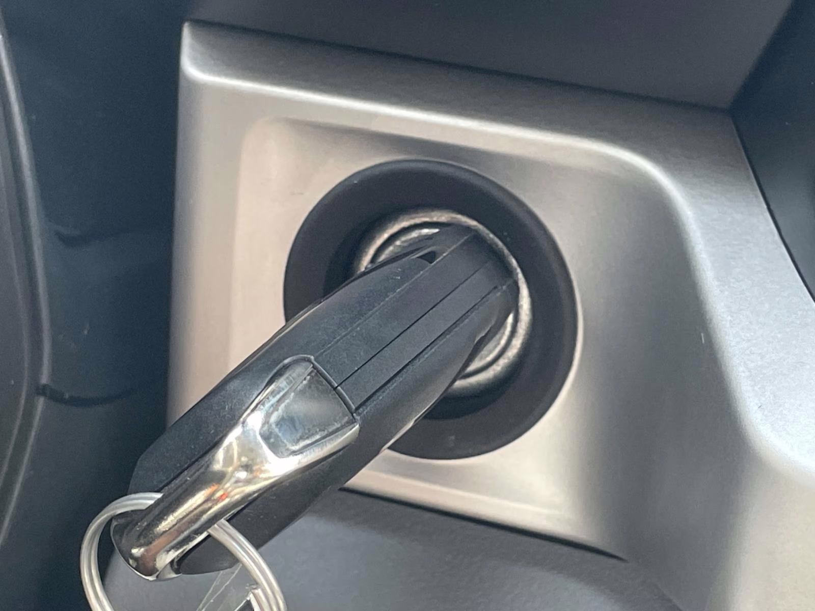 2025 Oxford White Ford Super Duty F-350 DRW XL 4X4 Chassis