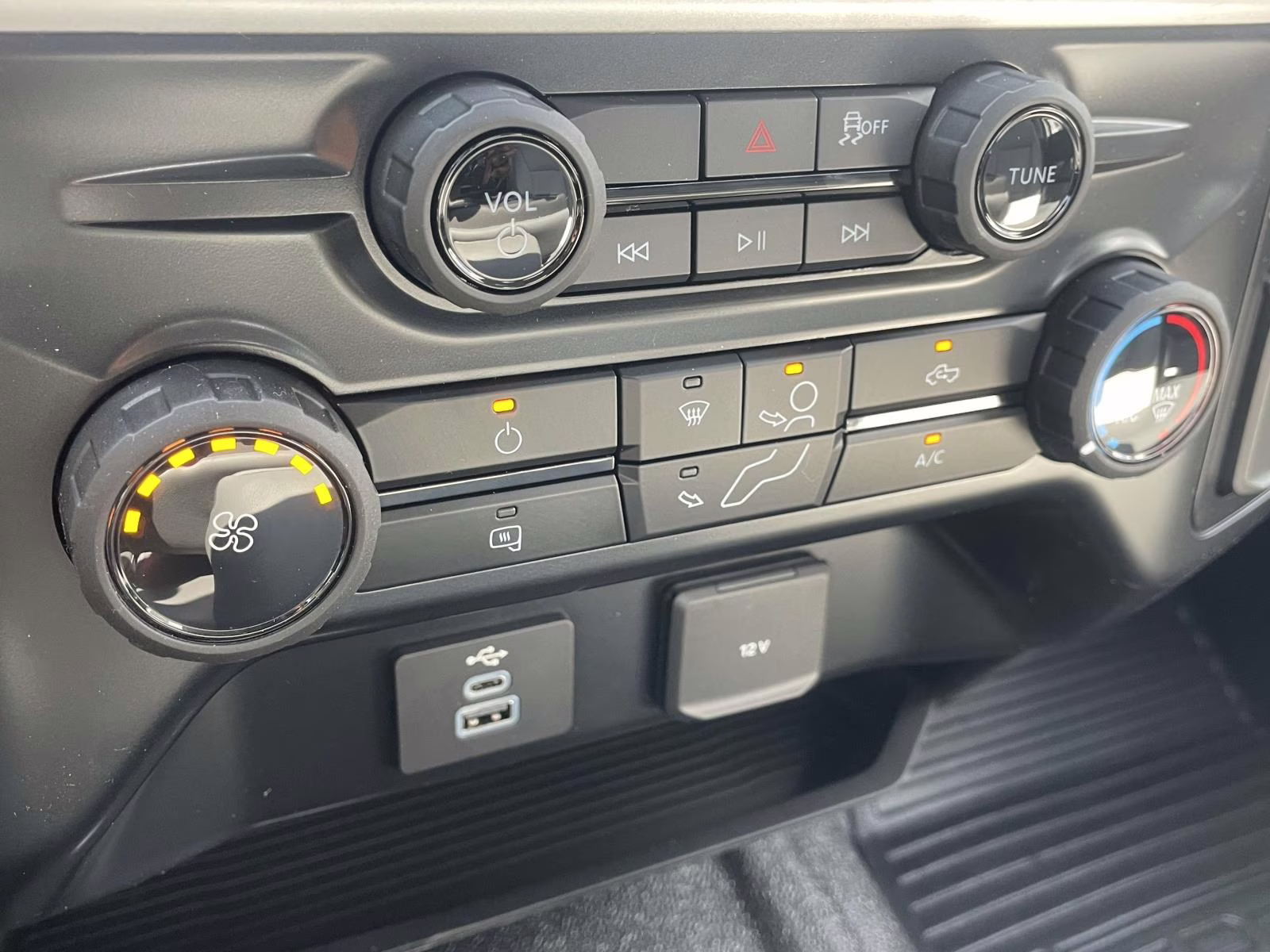 2025 Oxford White Ford Super Duty F-350 DRW XL 4X4 Chassis