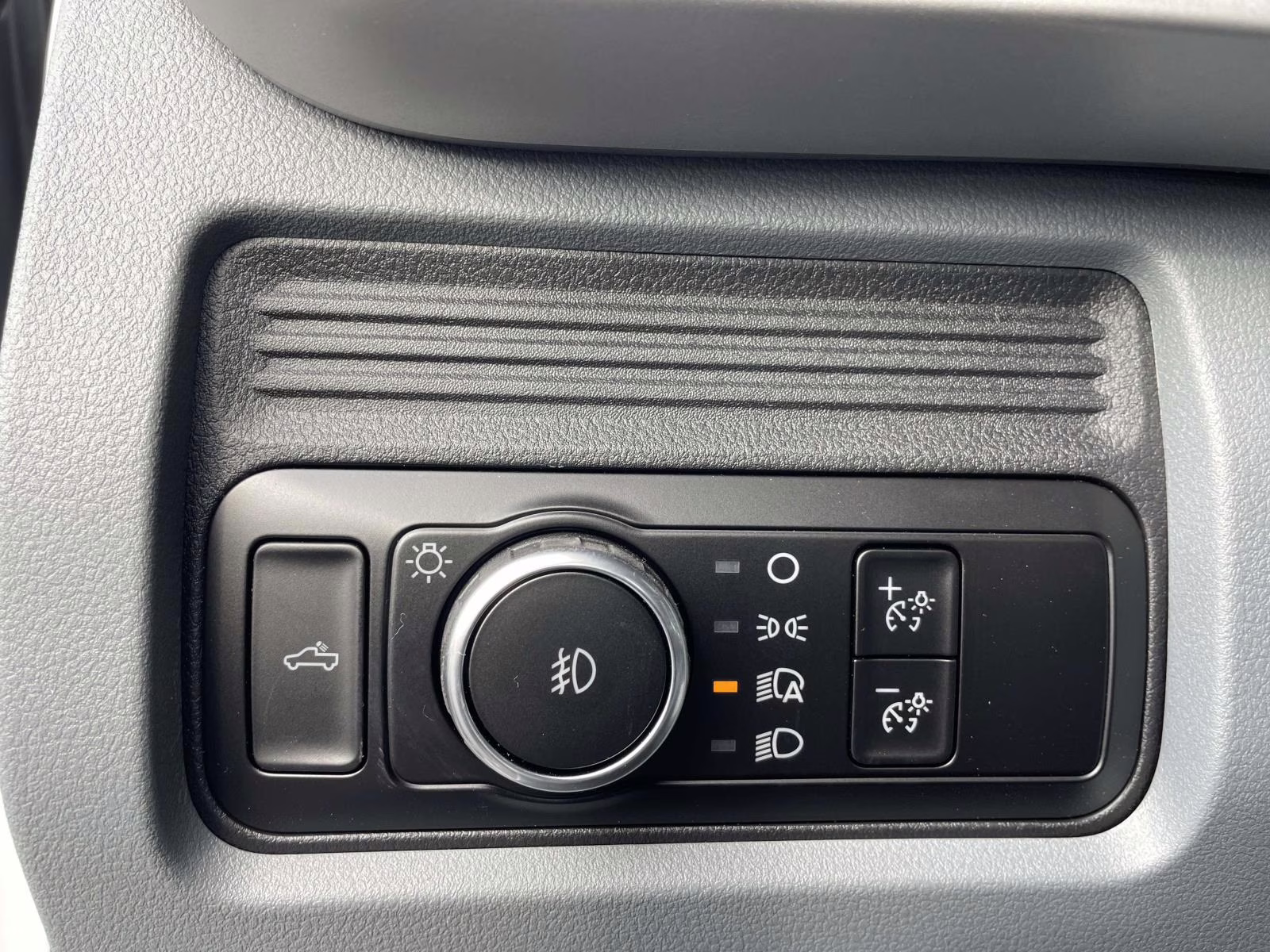 2026 Oxford White Ford Super Duty F-350 DRW XL 4X4 Chassis