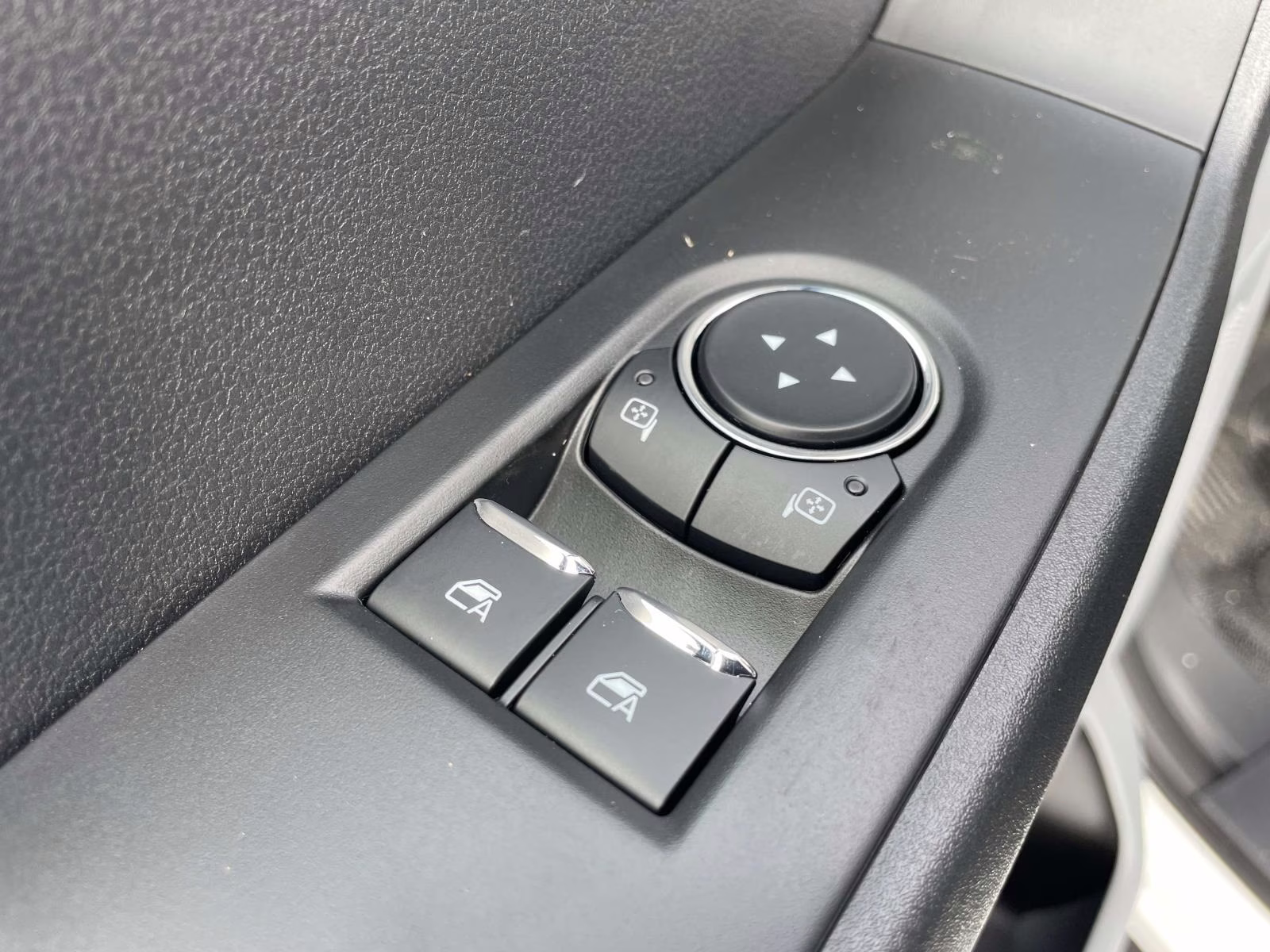 2026 Oxford White Ford Super Duty F-350 DRW XL 4X4 Chassis