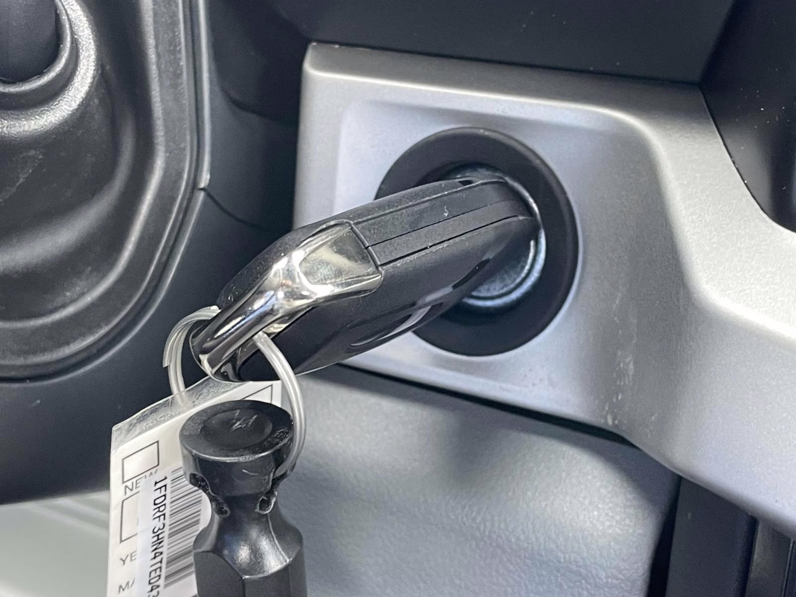 2026 Oxford White Ford Super Duty F-350 DRW XL 4X4 Chassis