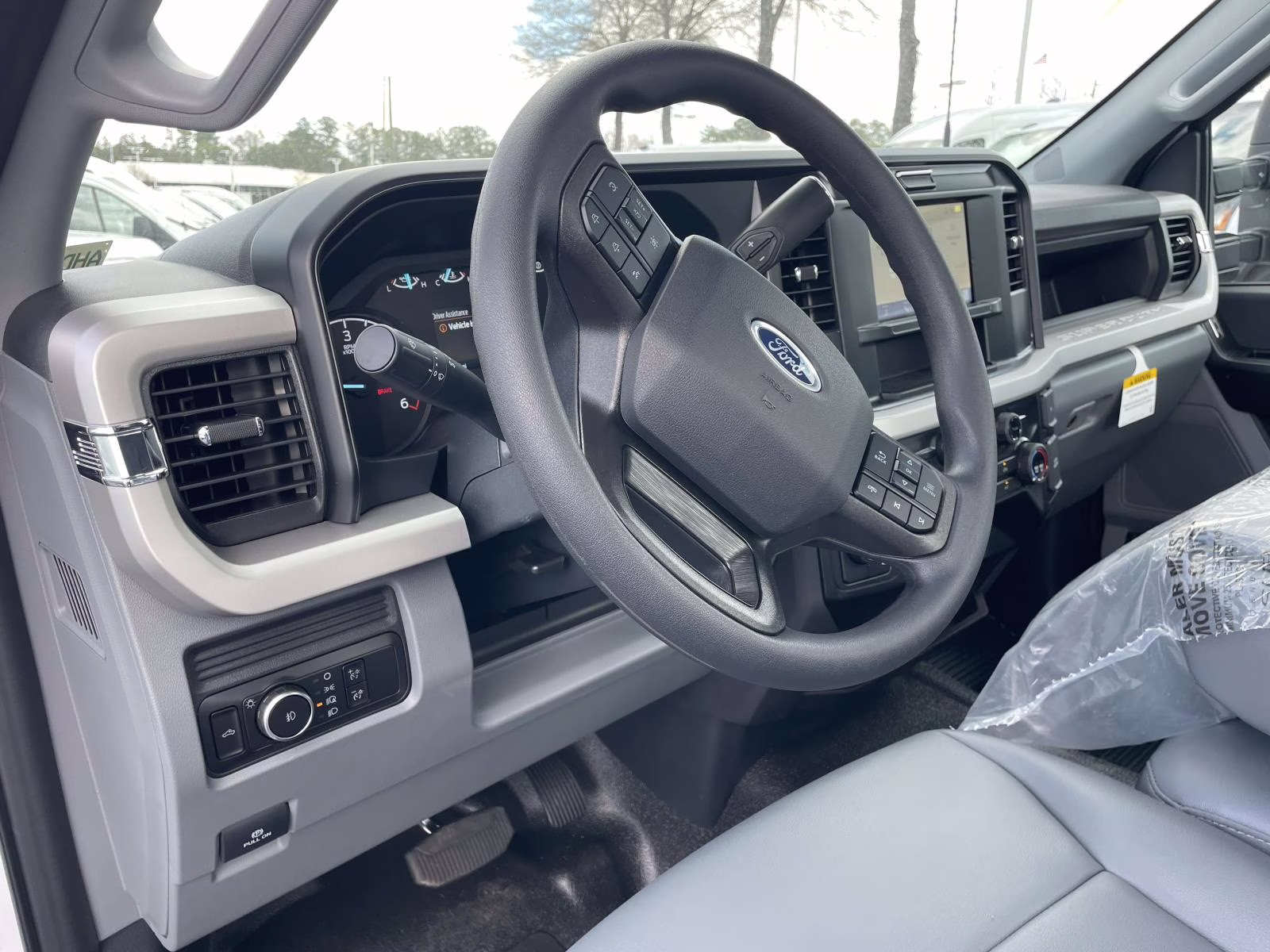 2026 Oxford White Ford Super Duty F-350 DRW XL 4X4 Chassis