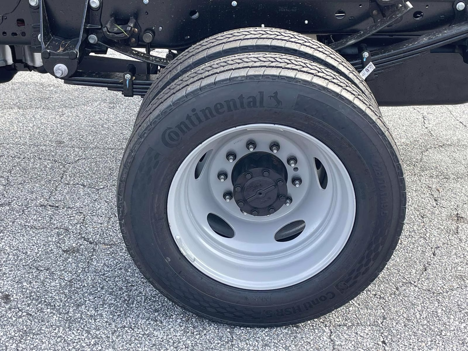 2026 Oxford White Ford Super Duty F-550 DRW XL RWD Chassis