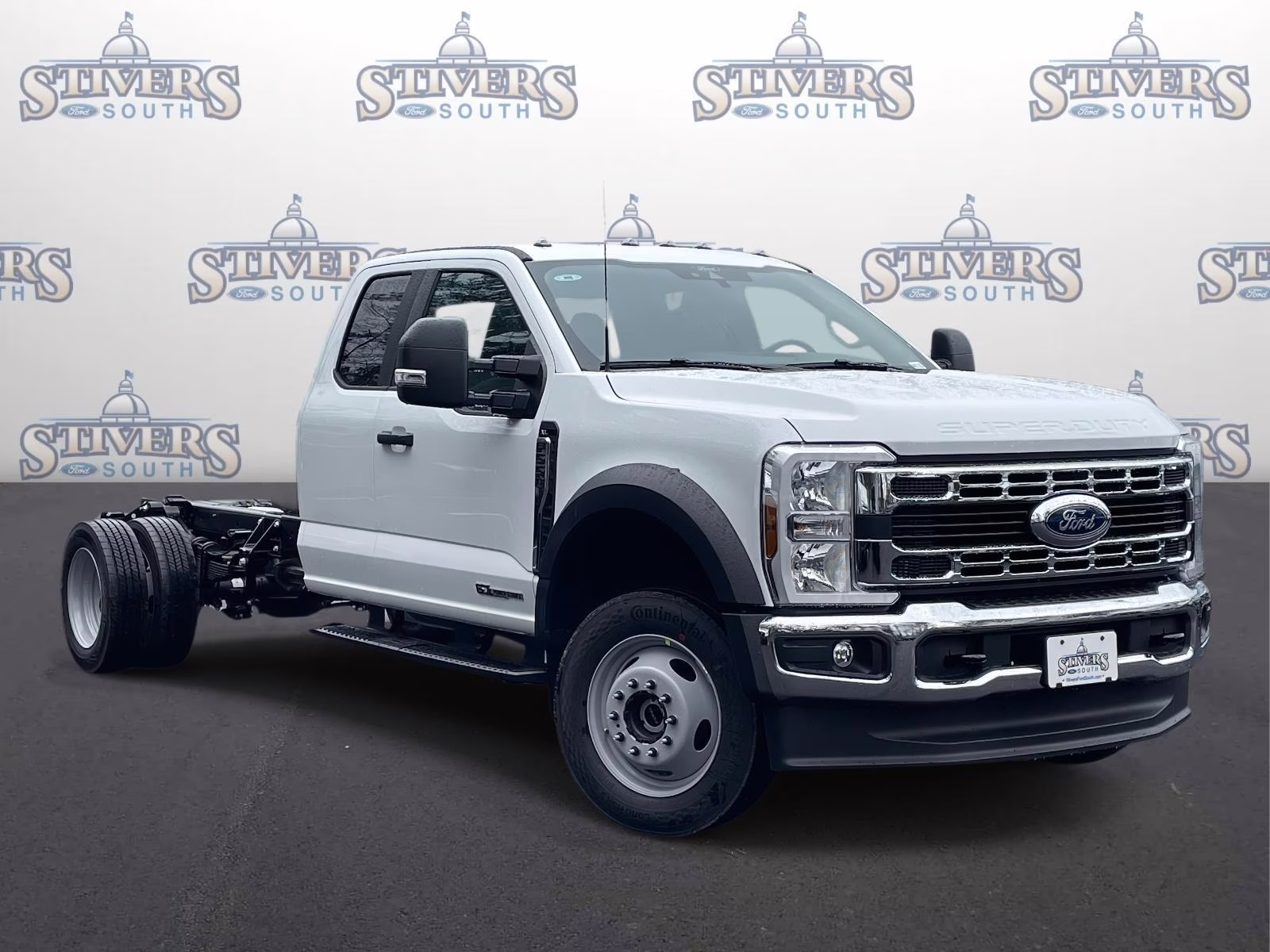 2026 Oxford White Ford Super Duty F-550 DRW XL RWD Chassis