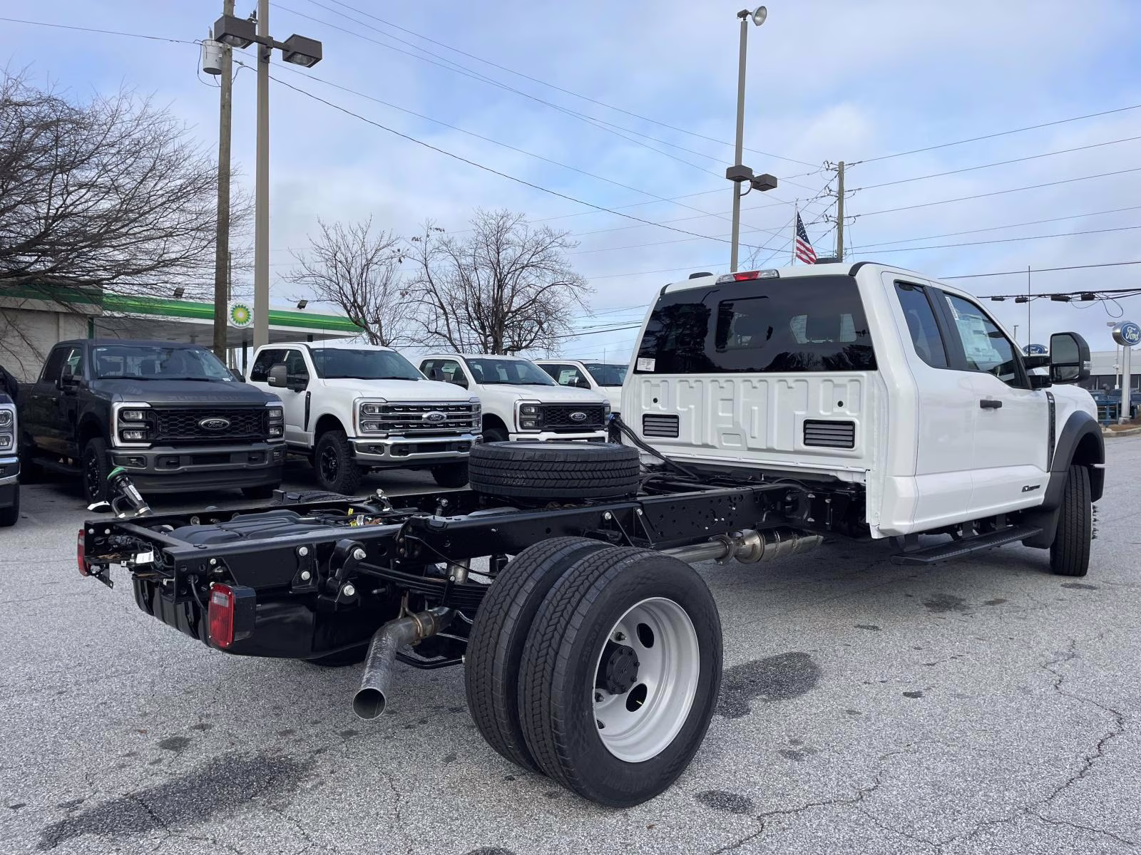 2026 Oxford White Ford Super Duty F-550 DRW XL 4X4 Chassis