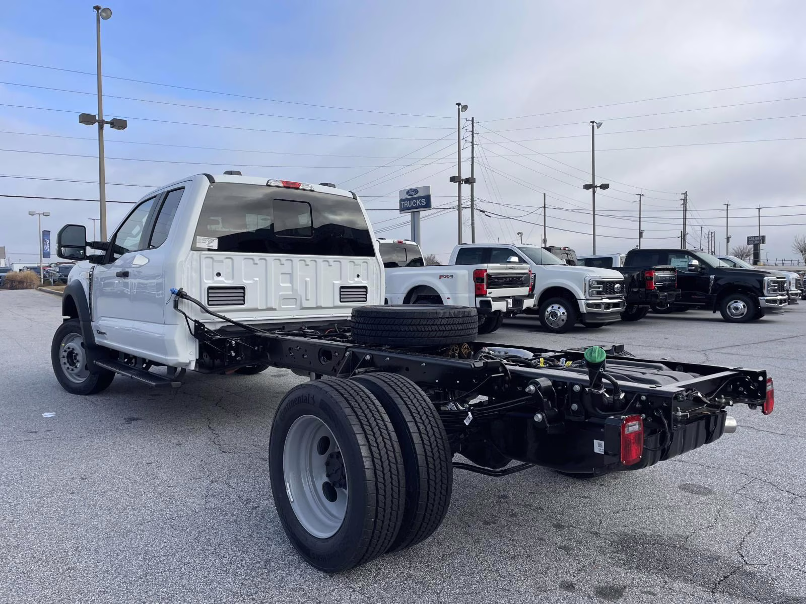 2026 Oxford White Ford Super Duty F-550 DRW XL 4X4 Chassis