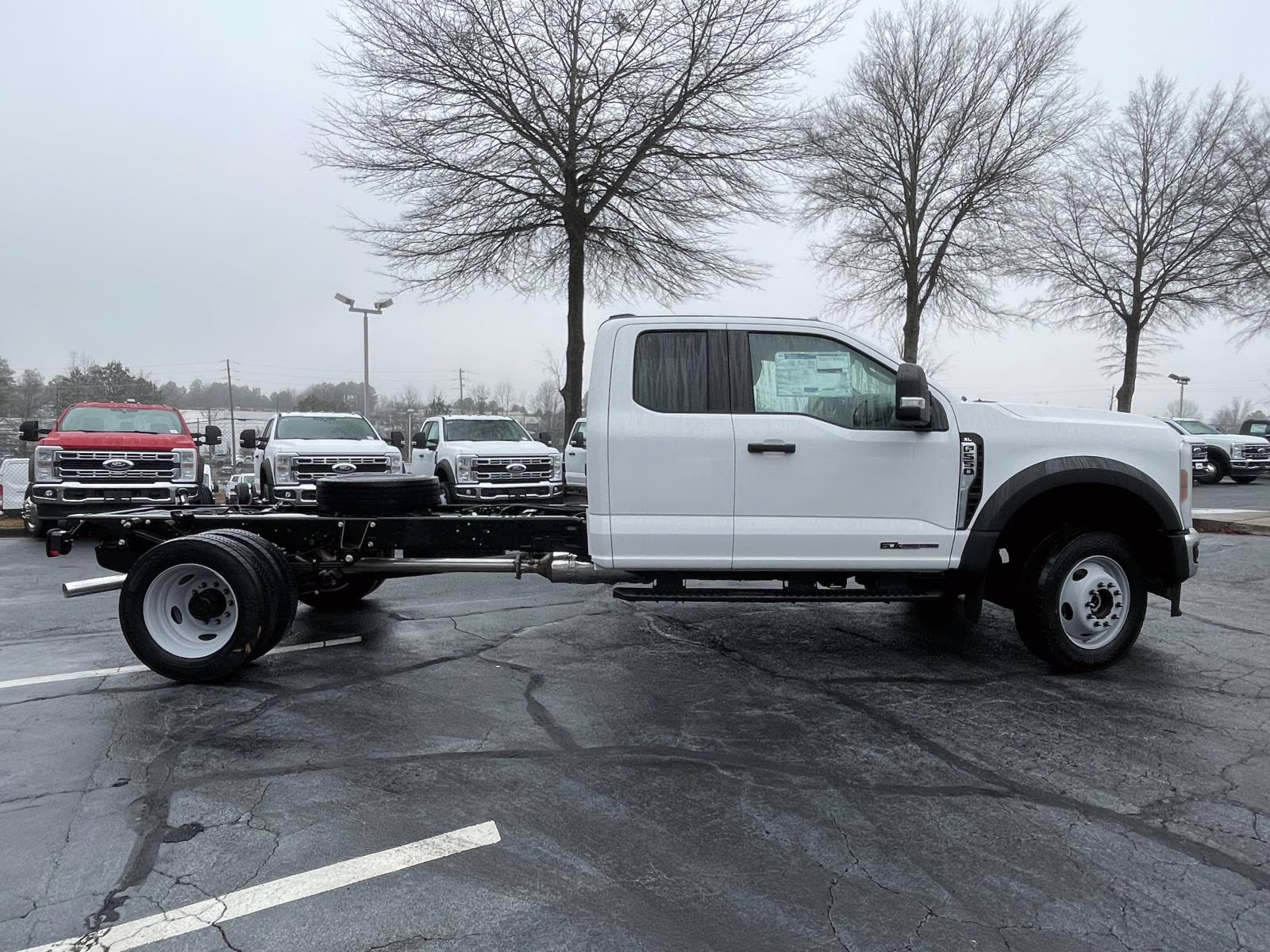 2026 Oxford White Ford Super Duty F-550 DRW XL 4X4 Chassis