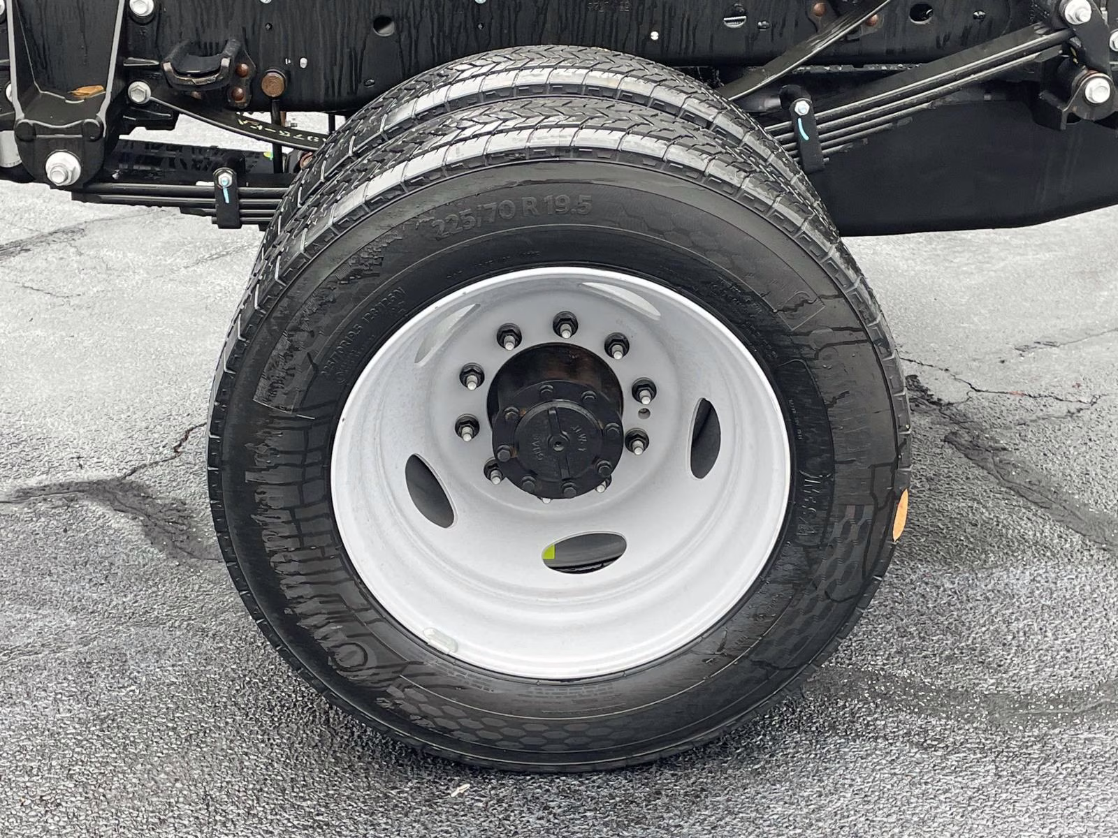 2026 Oxford White Ford Super Duty F-550 DRW XL 4X4 Chassis