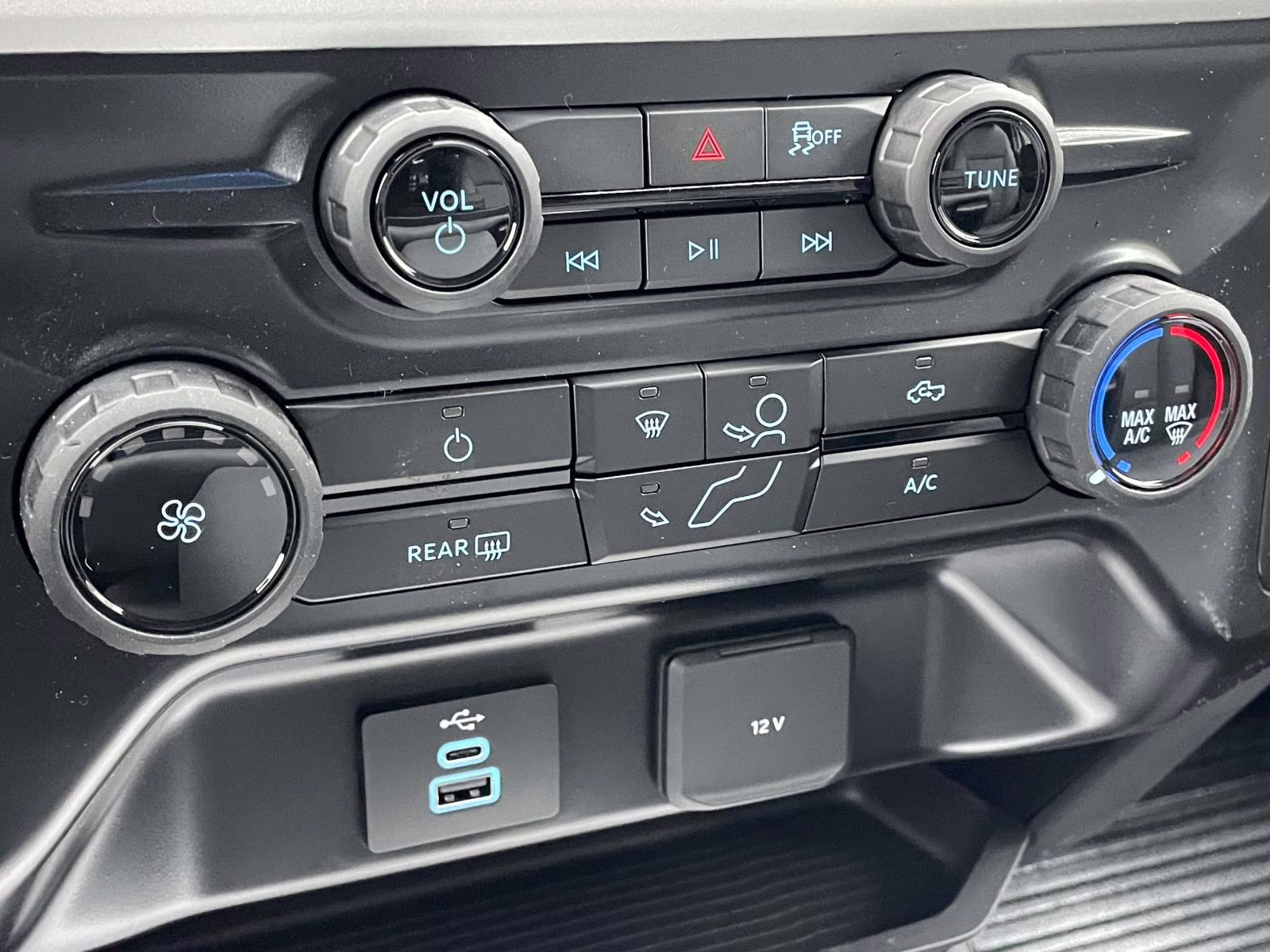 2026 Oxford White Ford Super Duty F-550 DRW XL 4X4 Chassis