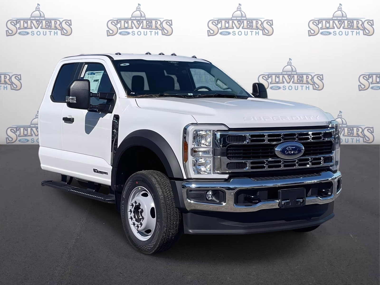2026 Oxford White Ford Super Duty F-550 DRW XL 4X4 Chassis