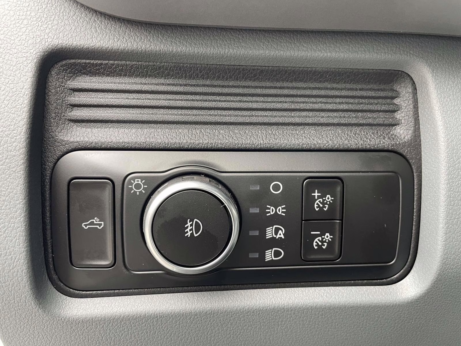 2026 Oxford White Ford Super Duty F-450 DRW XL RWD Chassis