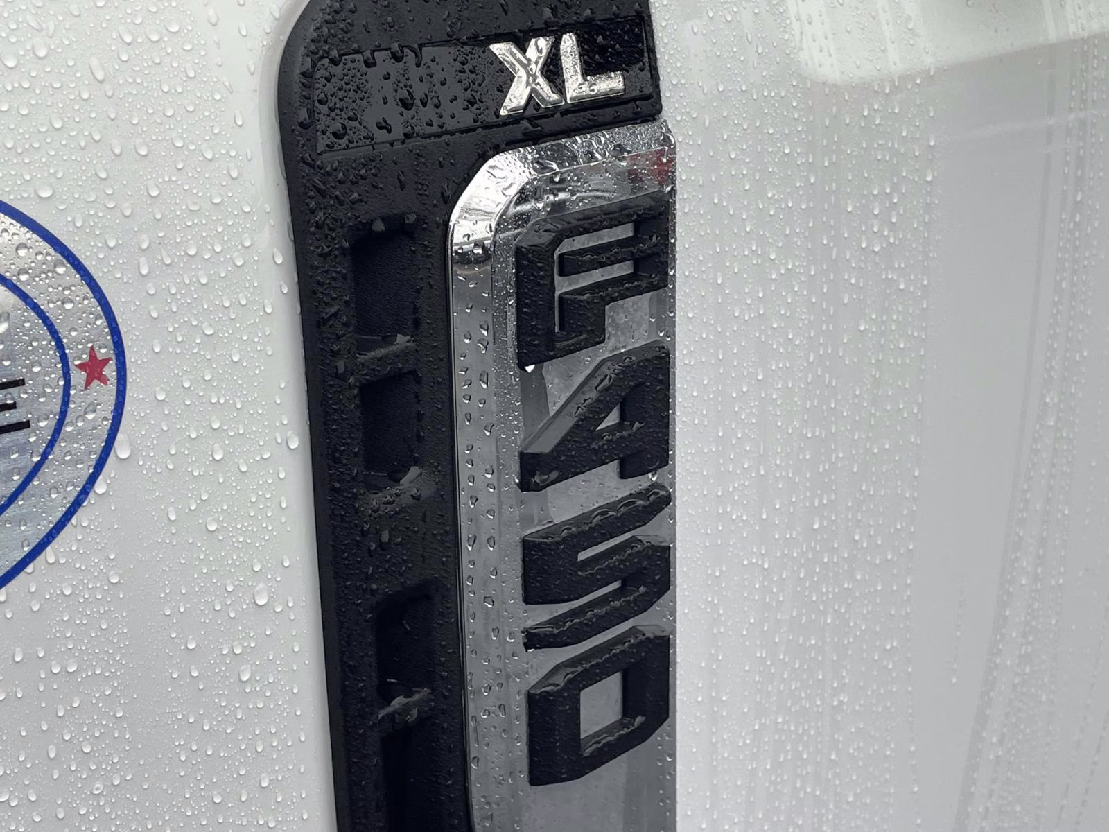 2026 Oxford White Ford Super Duty F-450 DRW XL RWD Chassis