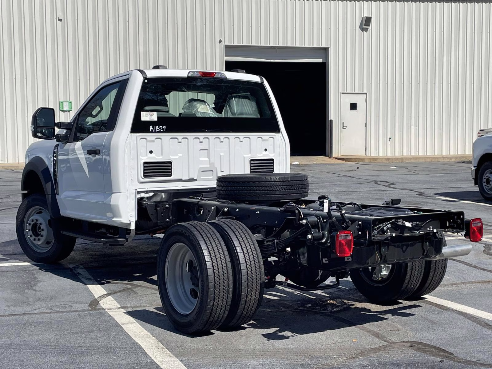 2026 Oxford White Ford Super Duty F-450 DRW XL 4X4 Chassis