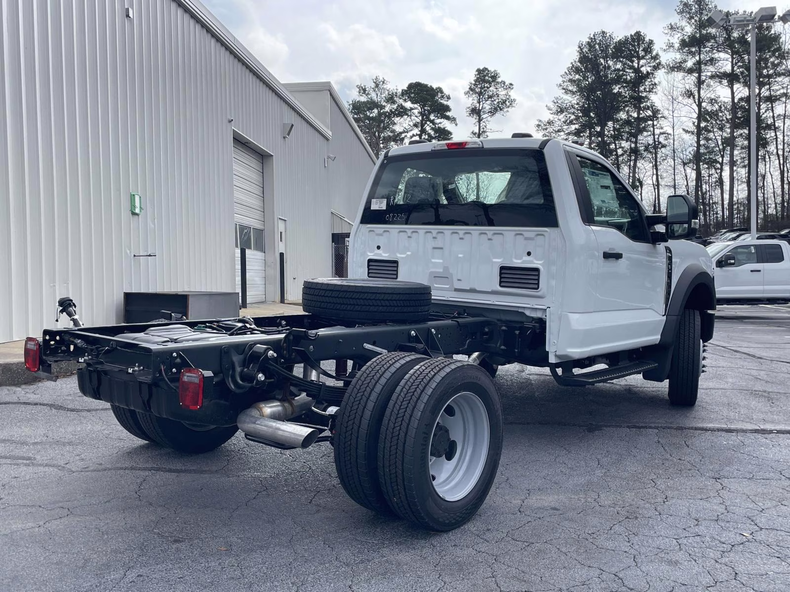 2026 Oxford White Ford Super Duty F-450 DRW XL 4X4 Chassis
