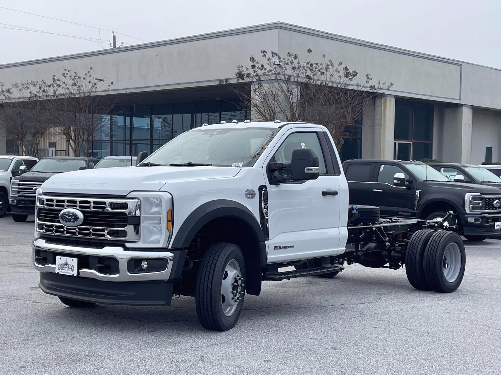2026 Oxford White Ford Super Duty F-450 DRW XL 4X4 Chassis